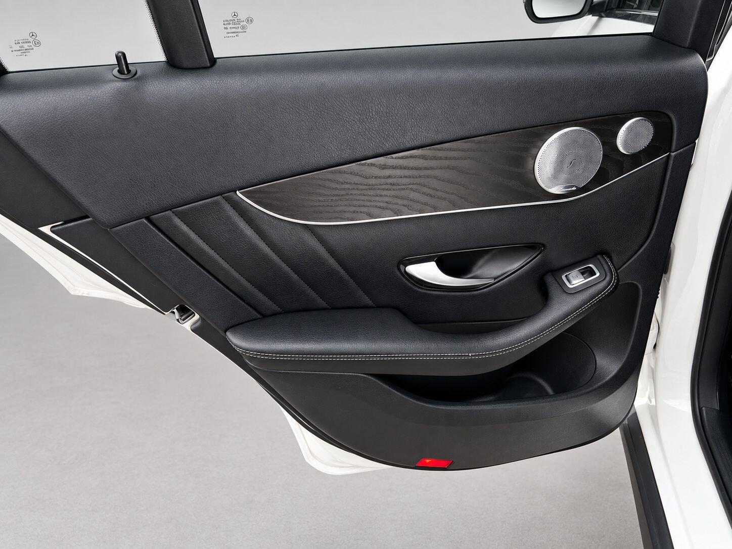Mercedes-Benz GLC view 33
