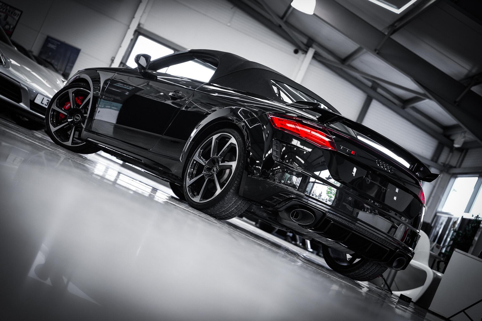 Audi TT RS view 6