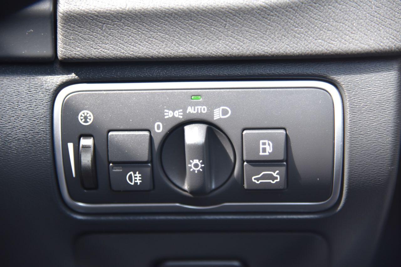 Volvo S60 view 32
