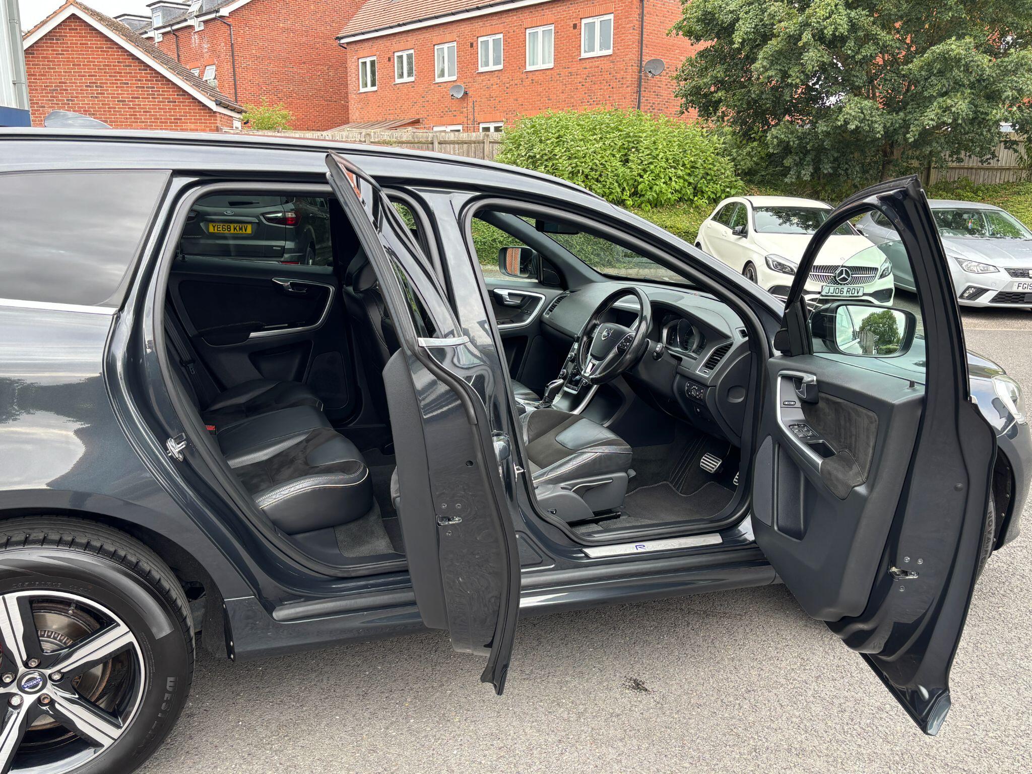 Volvo XC60 view 26