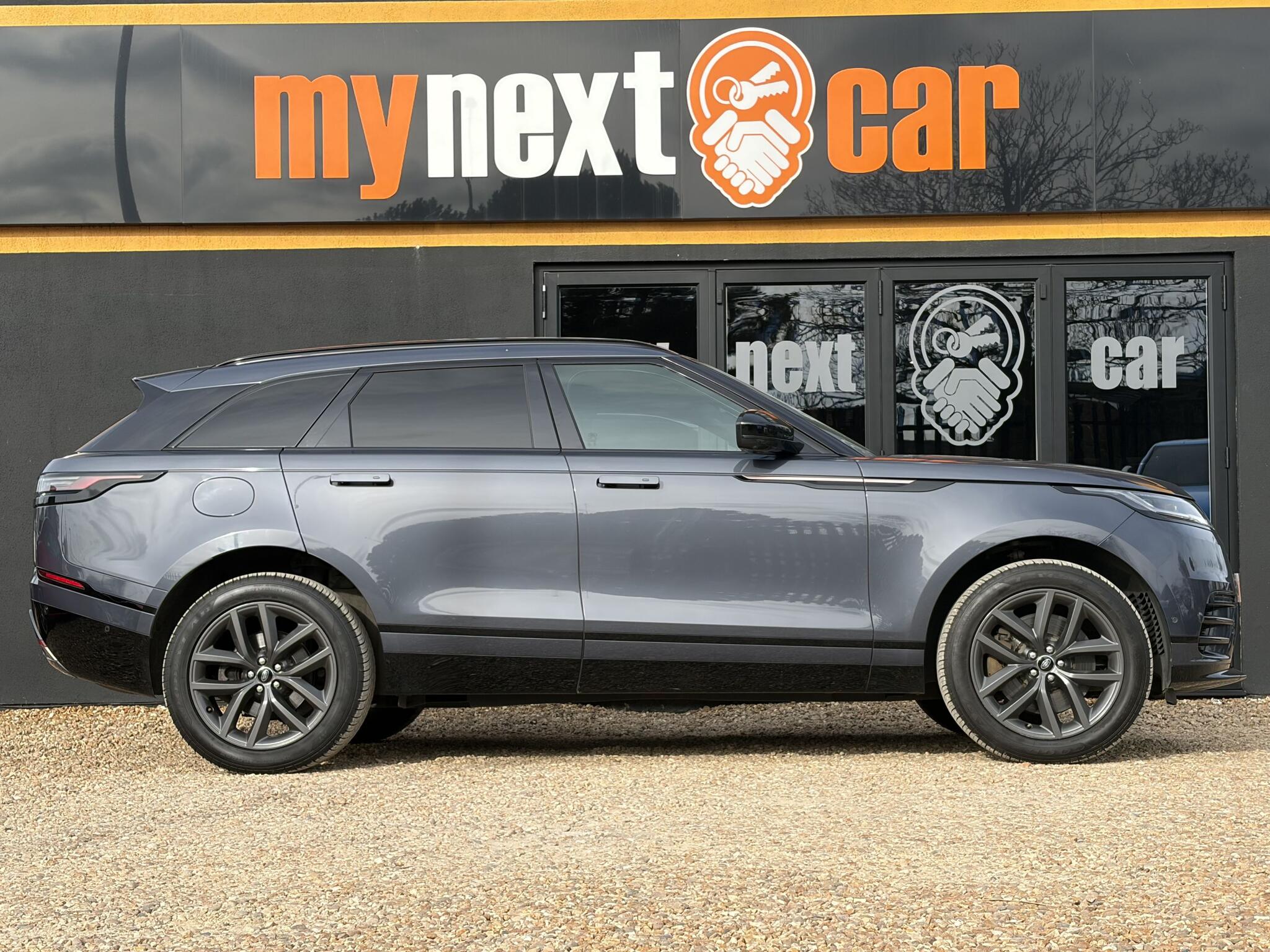 Land Rover Range Rover Velar view 10