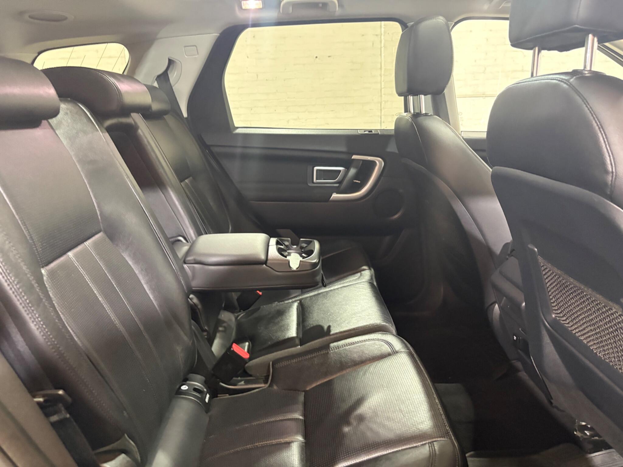 Land Rover Discovery Sport view 26