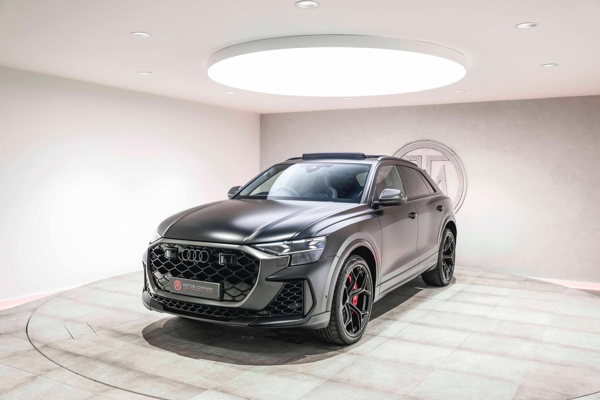 Audi RSQ8 view 8