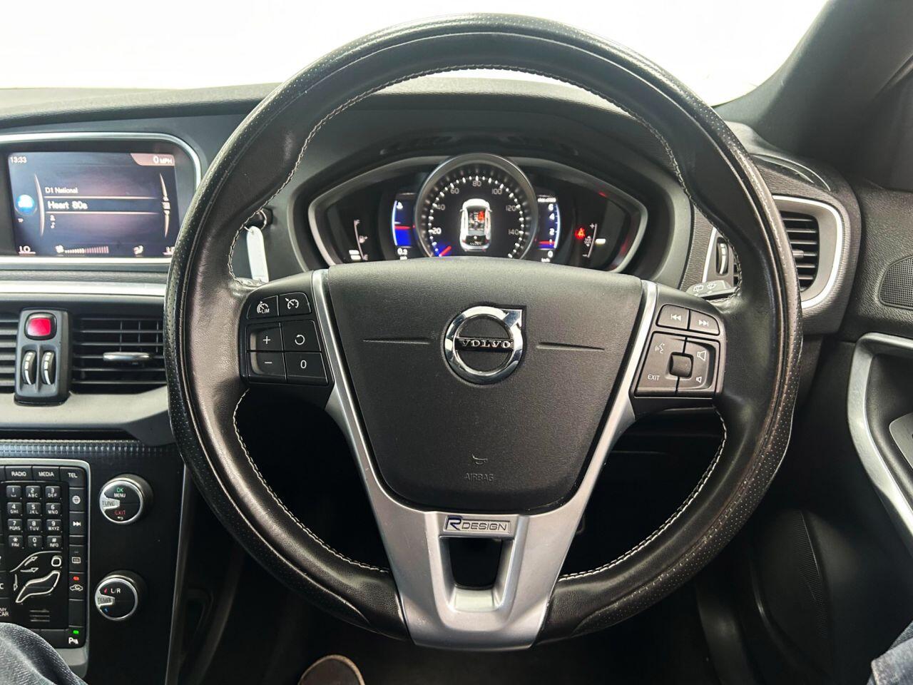 Volvo V40 view 20