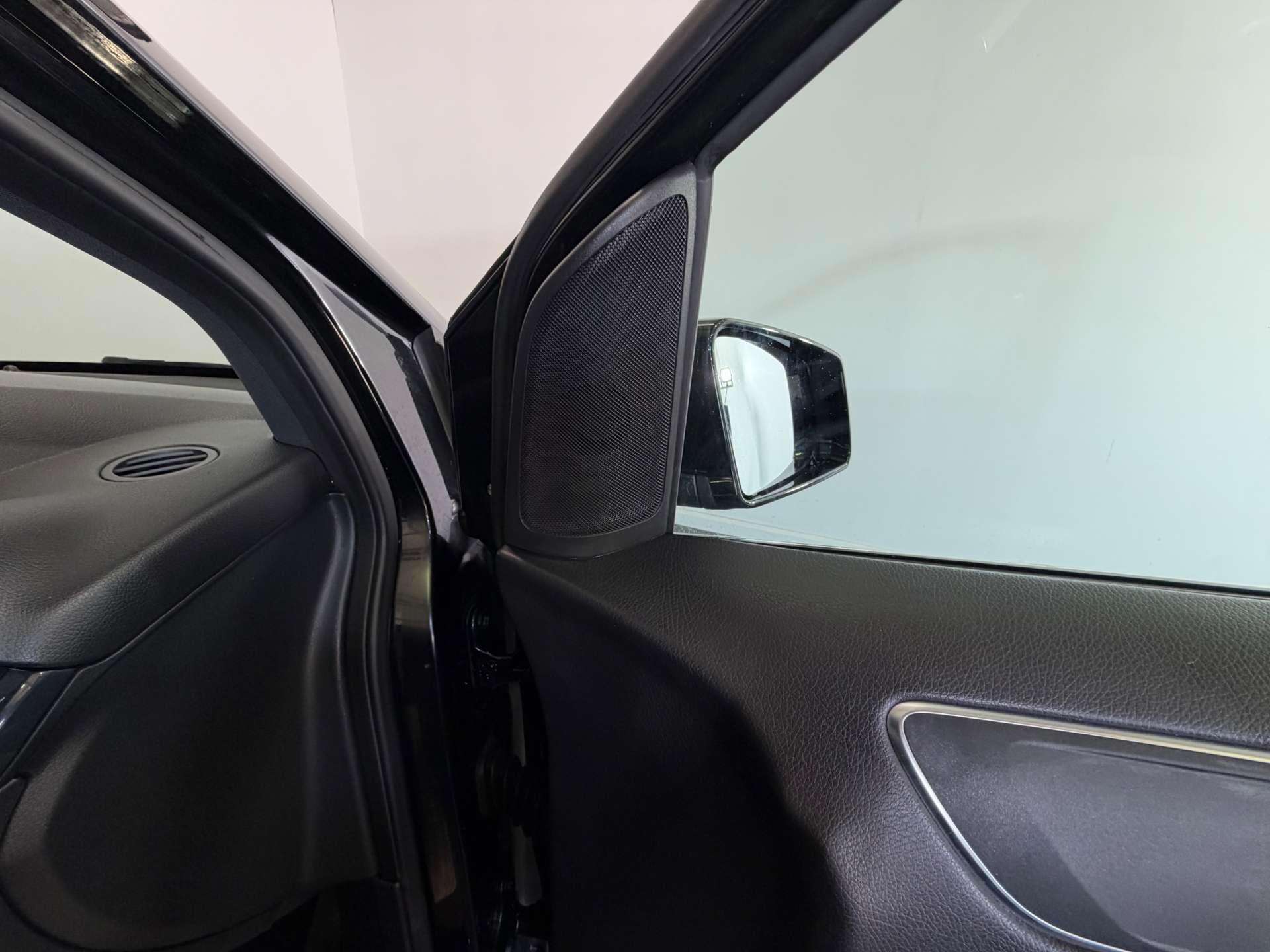 Mercedes-Benz B-Class view 19