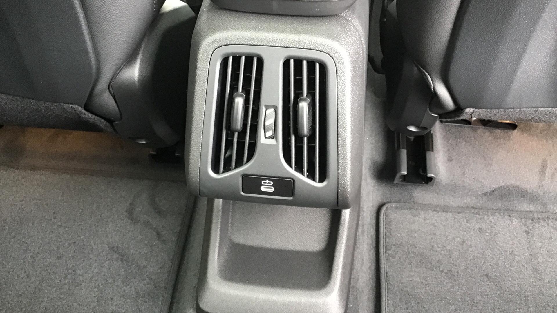 BMW X1 view 35