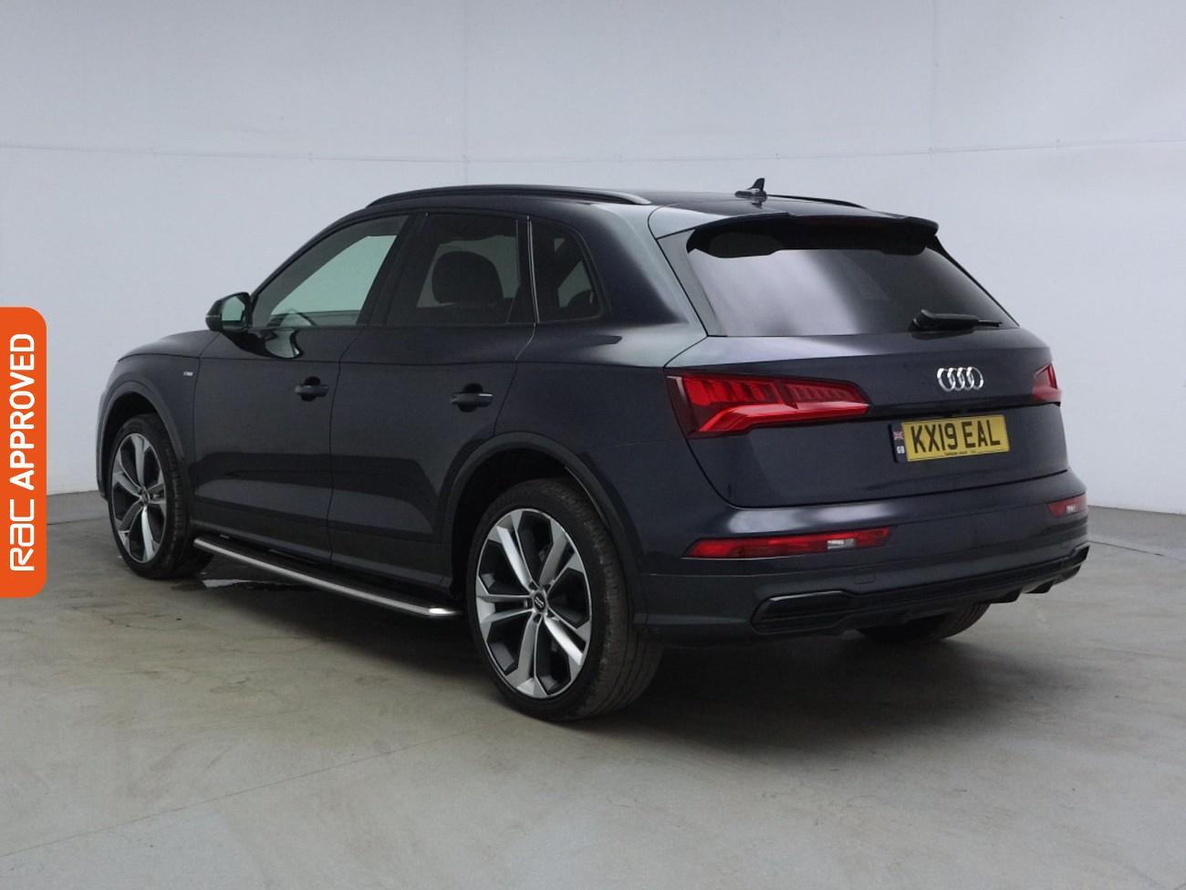 Audi Q5 view 4