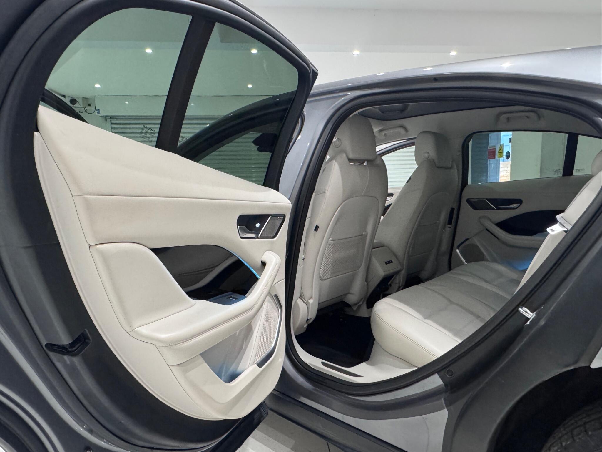 Jaguar I-Pace view 9