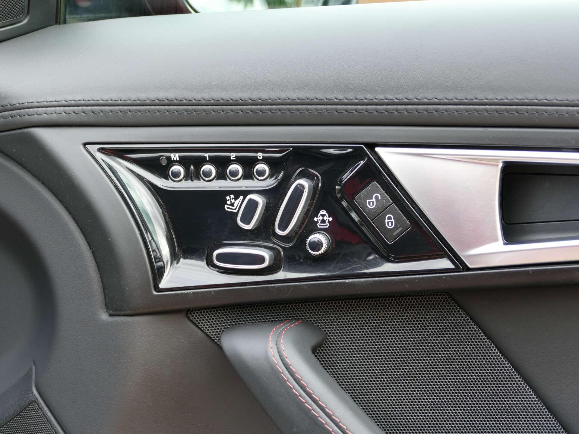 Jaguar F-Type view 35