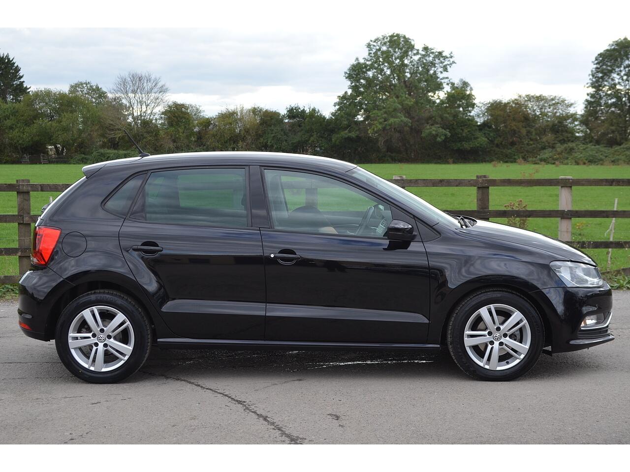 Volkswagen Polo view 10
