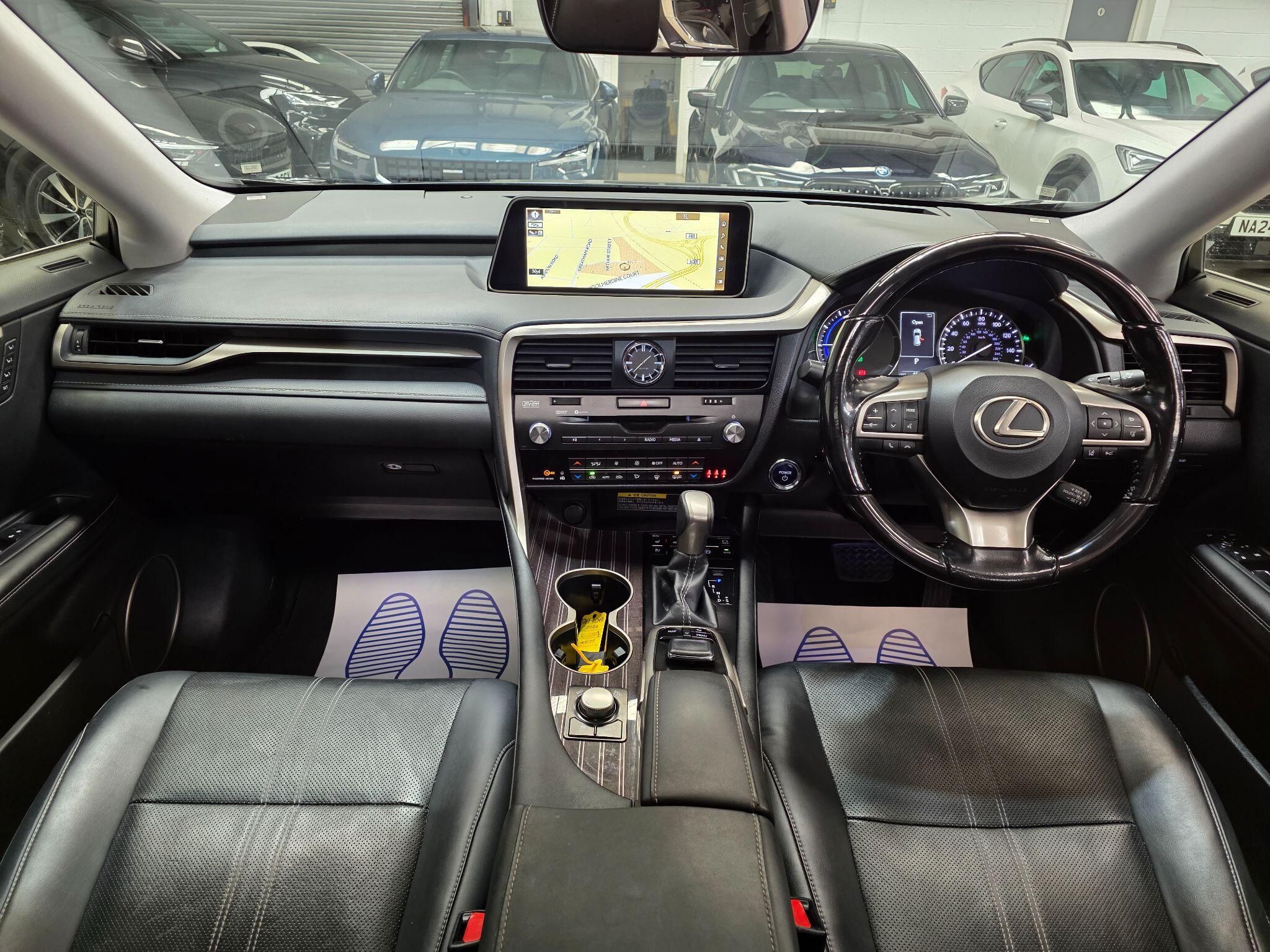 Lexus RX view 5