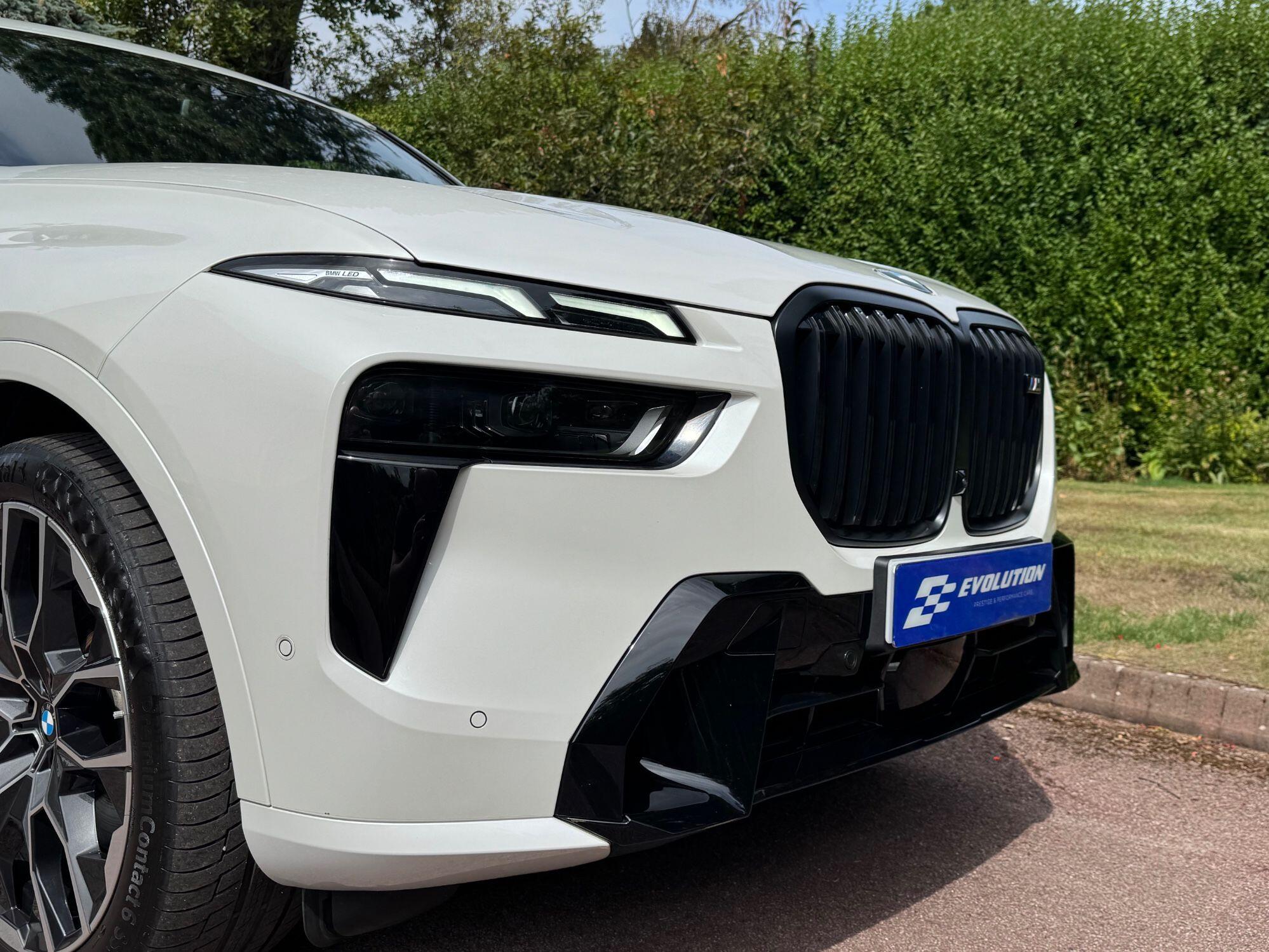 BMW X7 view 17