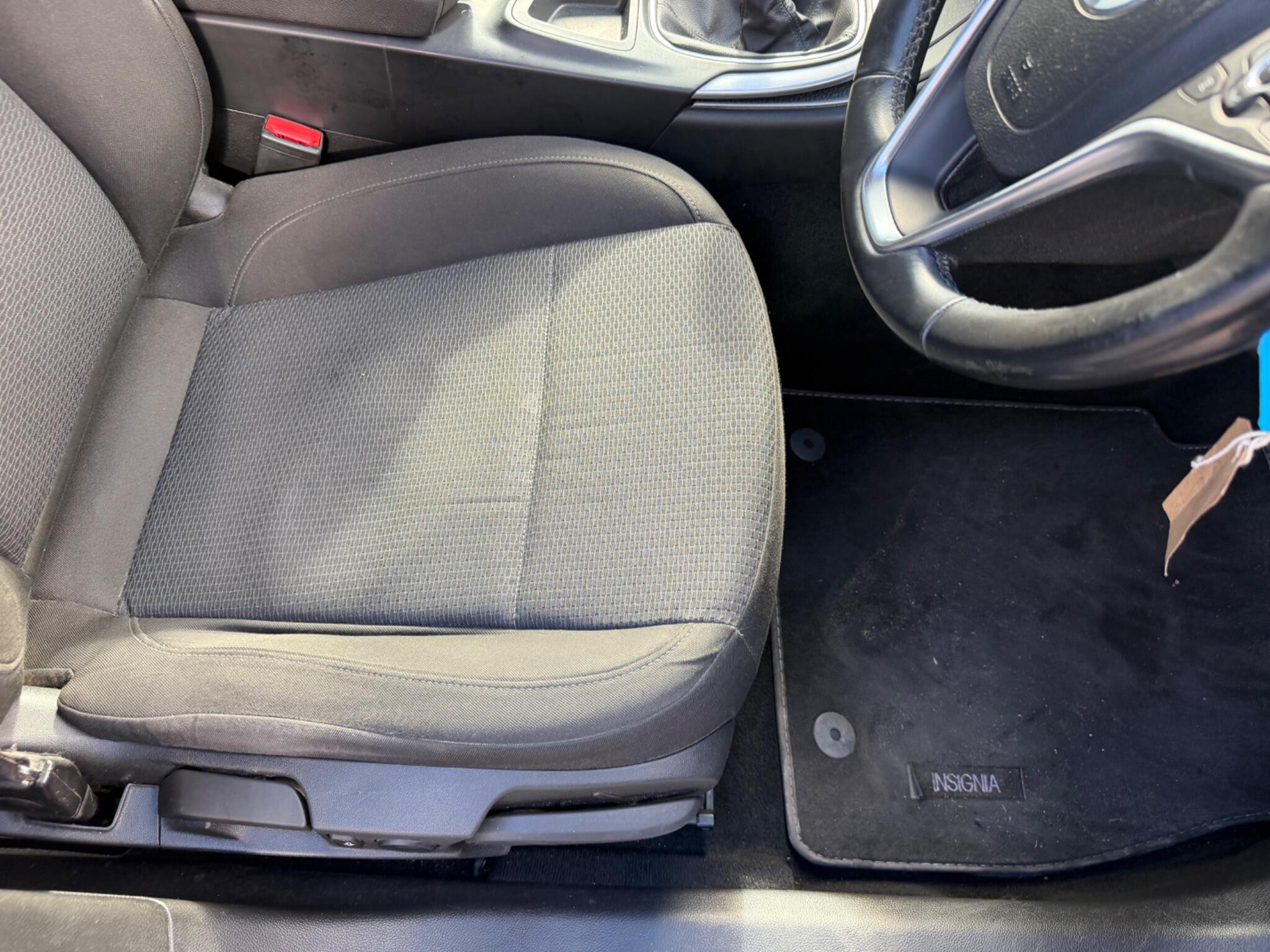 Vauxhall Insignia view 13