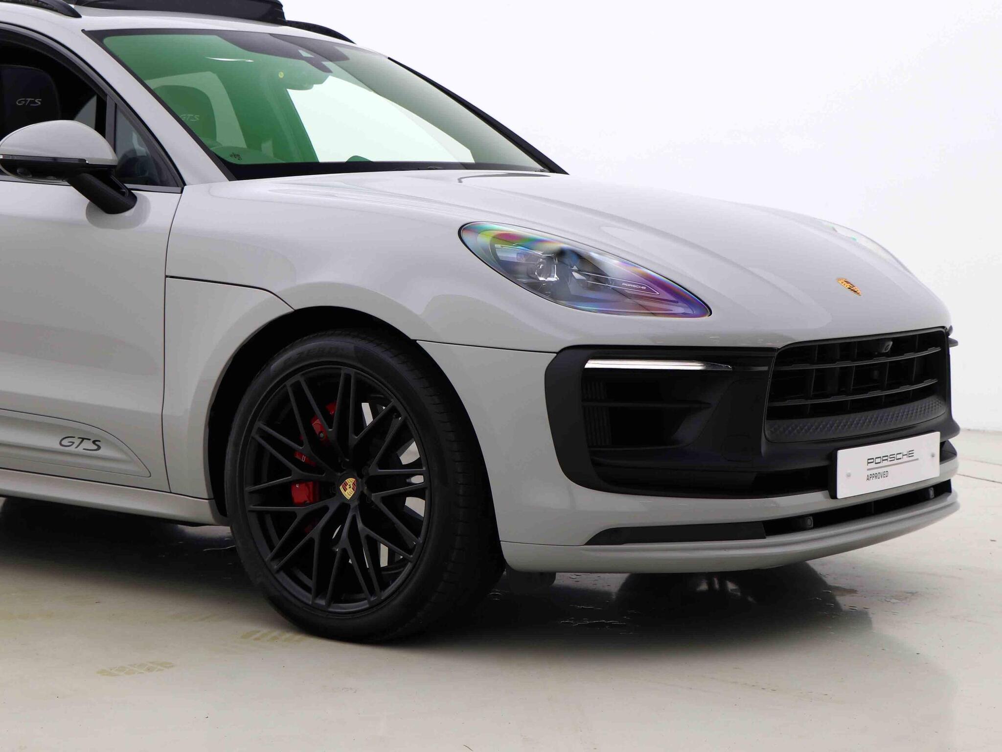 Porsche Macan view 15
