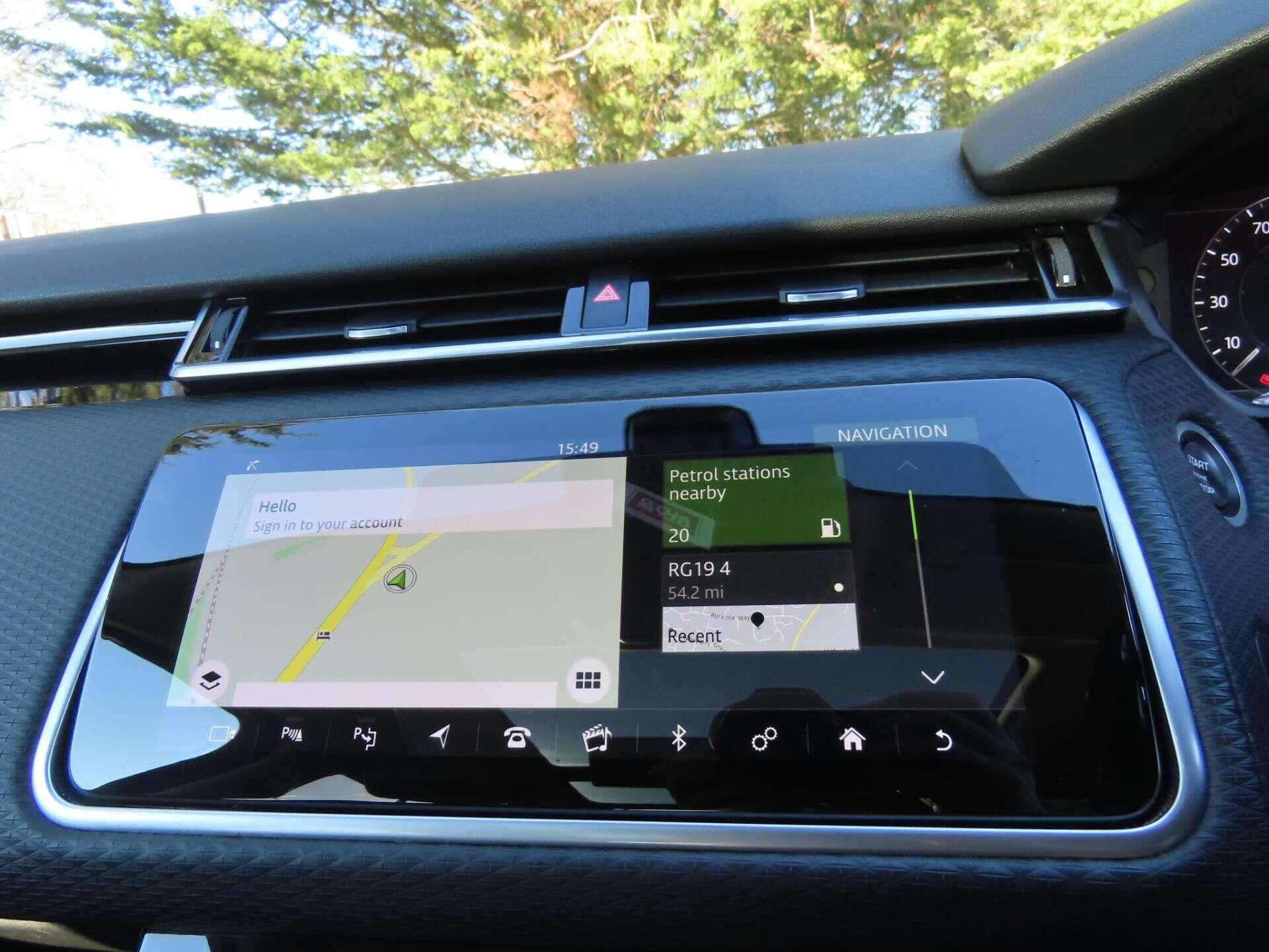 Land Rover Range Rover Velar view 11