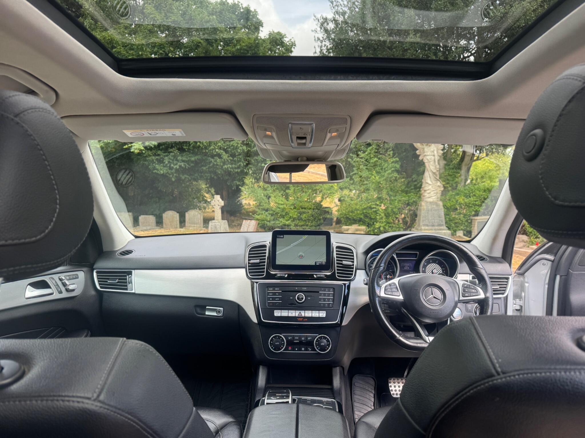 Mercedes-Benz Gle view 22
