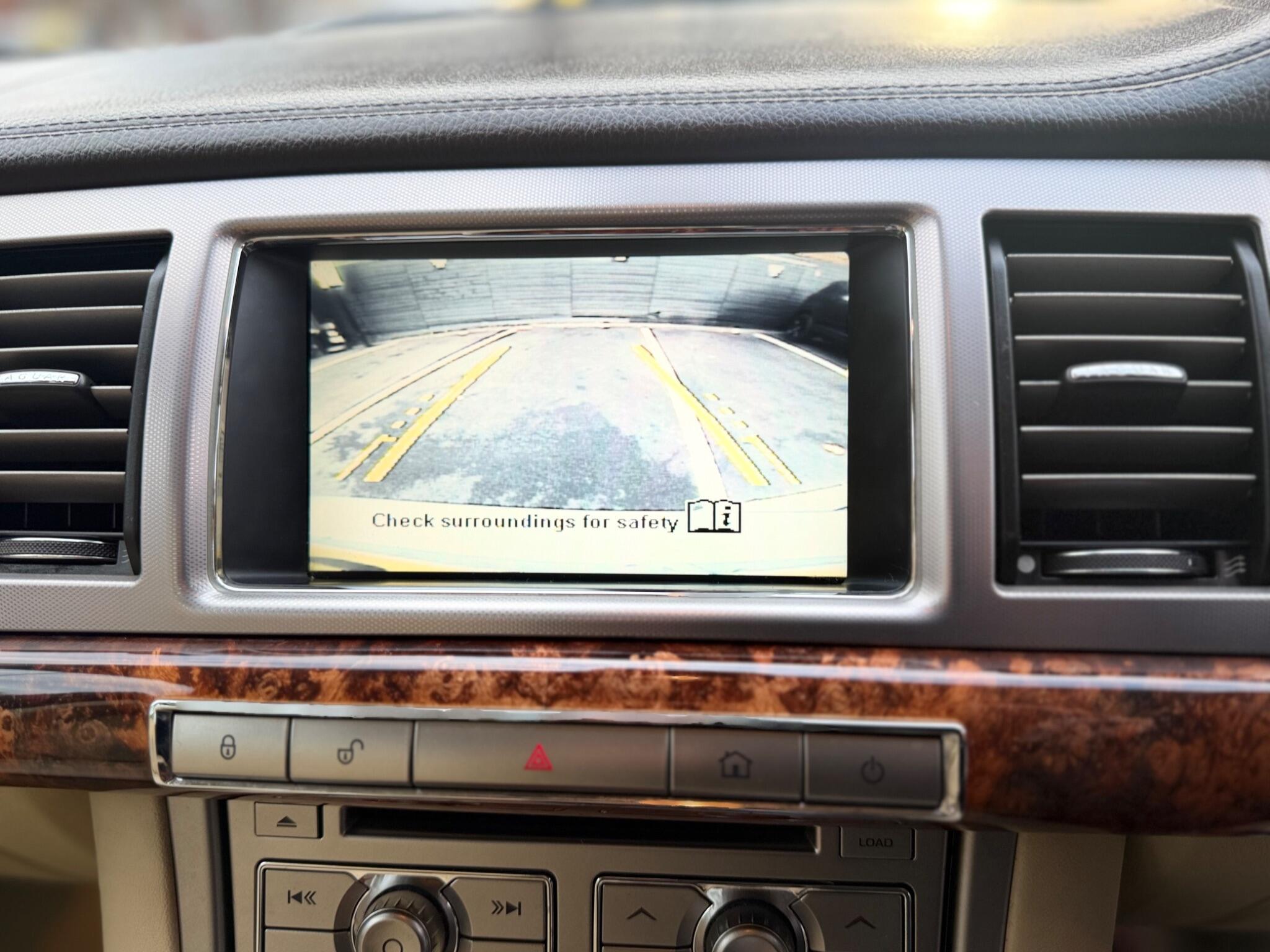 Jaguar XF view 20