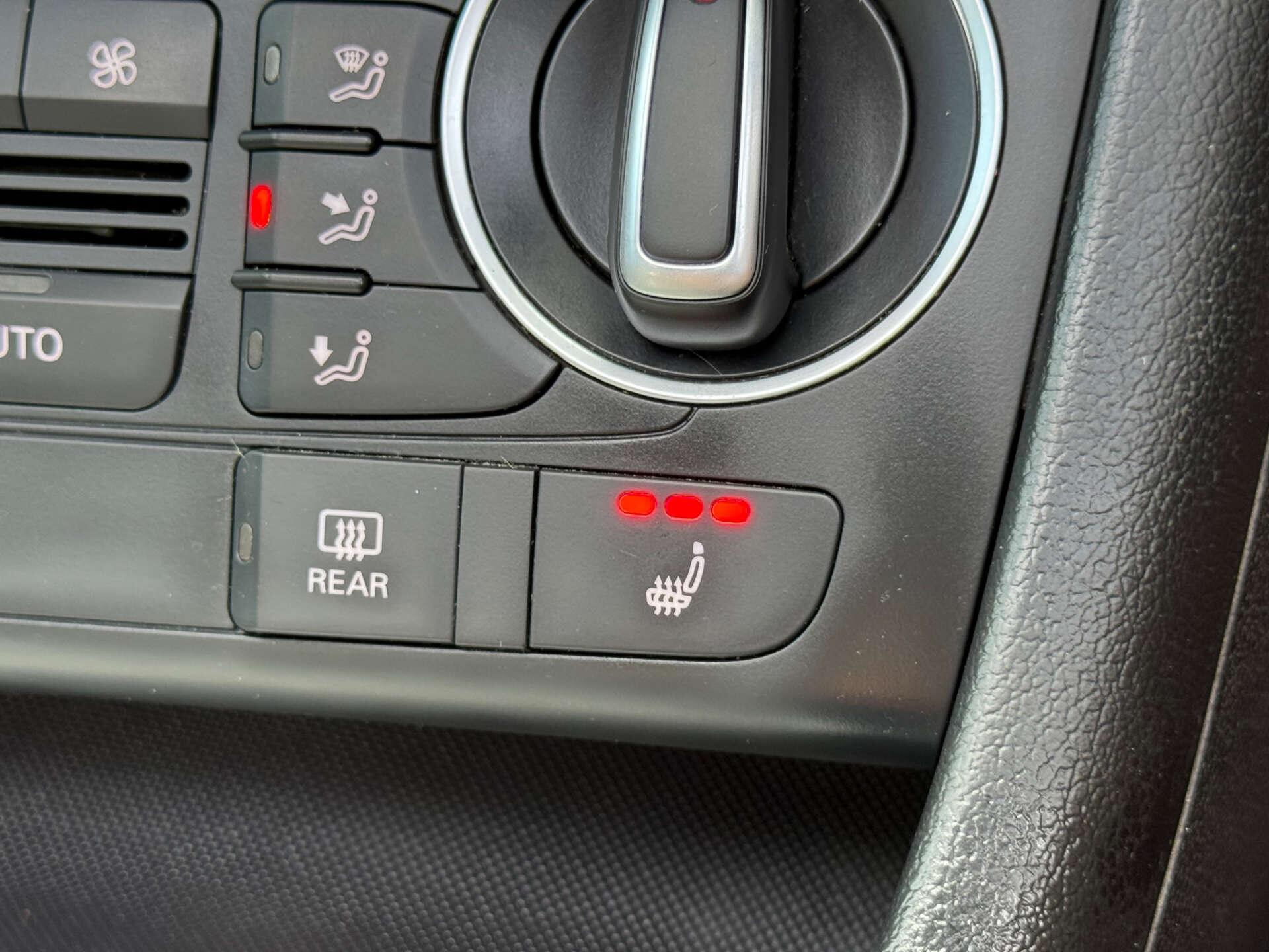 Audi Q3 view 50