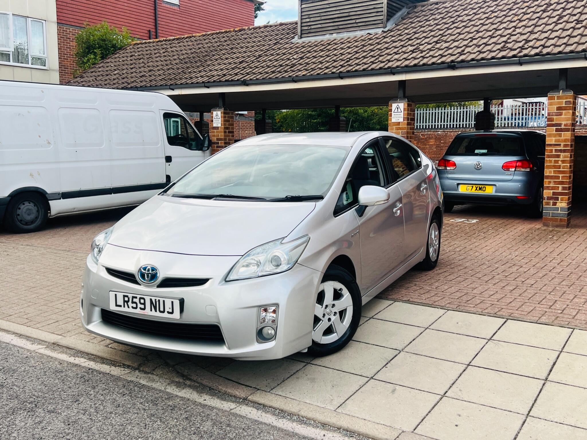 Toyota Prius view 17