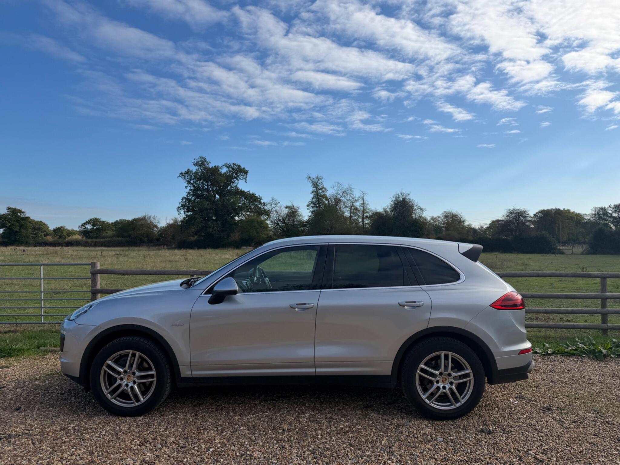 Porsche Cayenne view 6