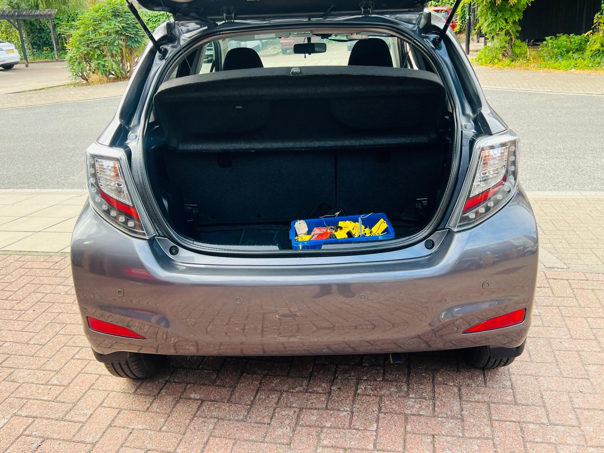 Toyota Yaris view 37