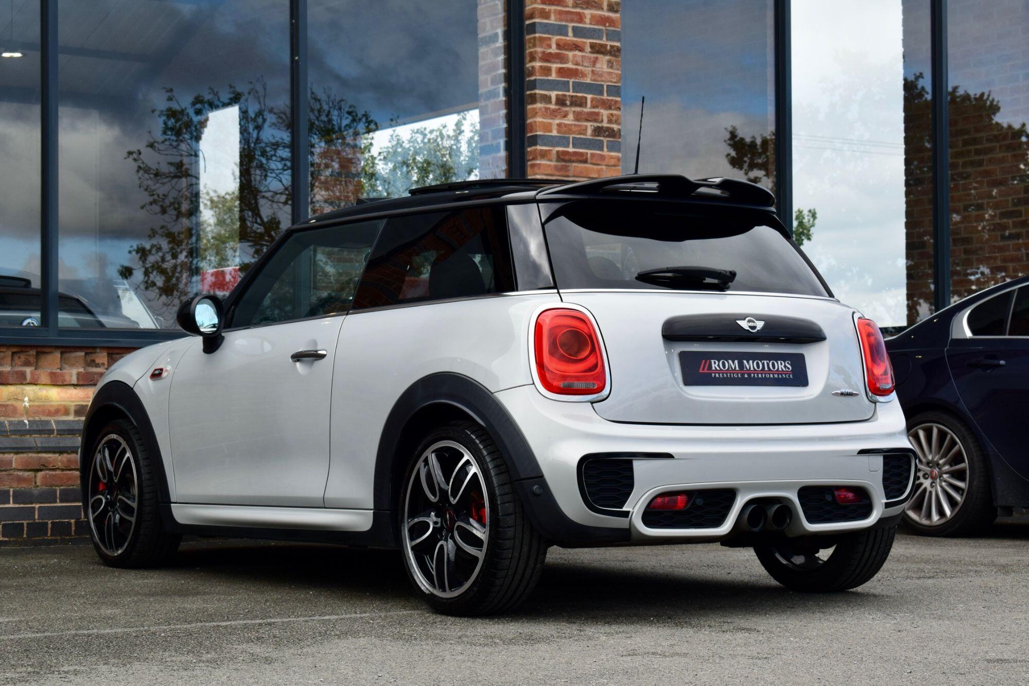 Mini Hatch view 40