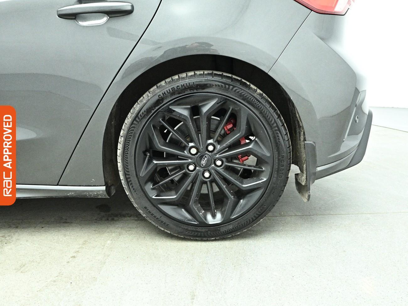 Ford Focus view 26
