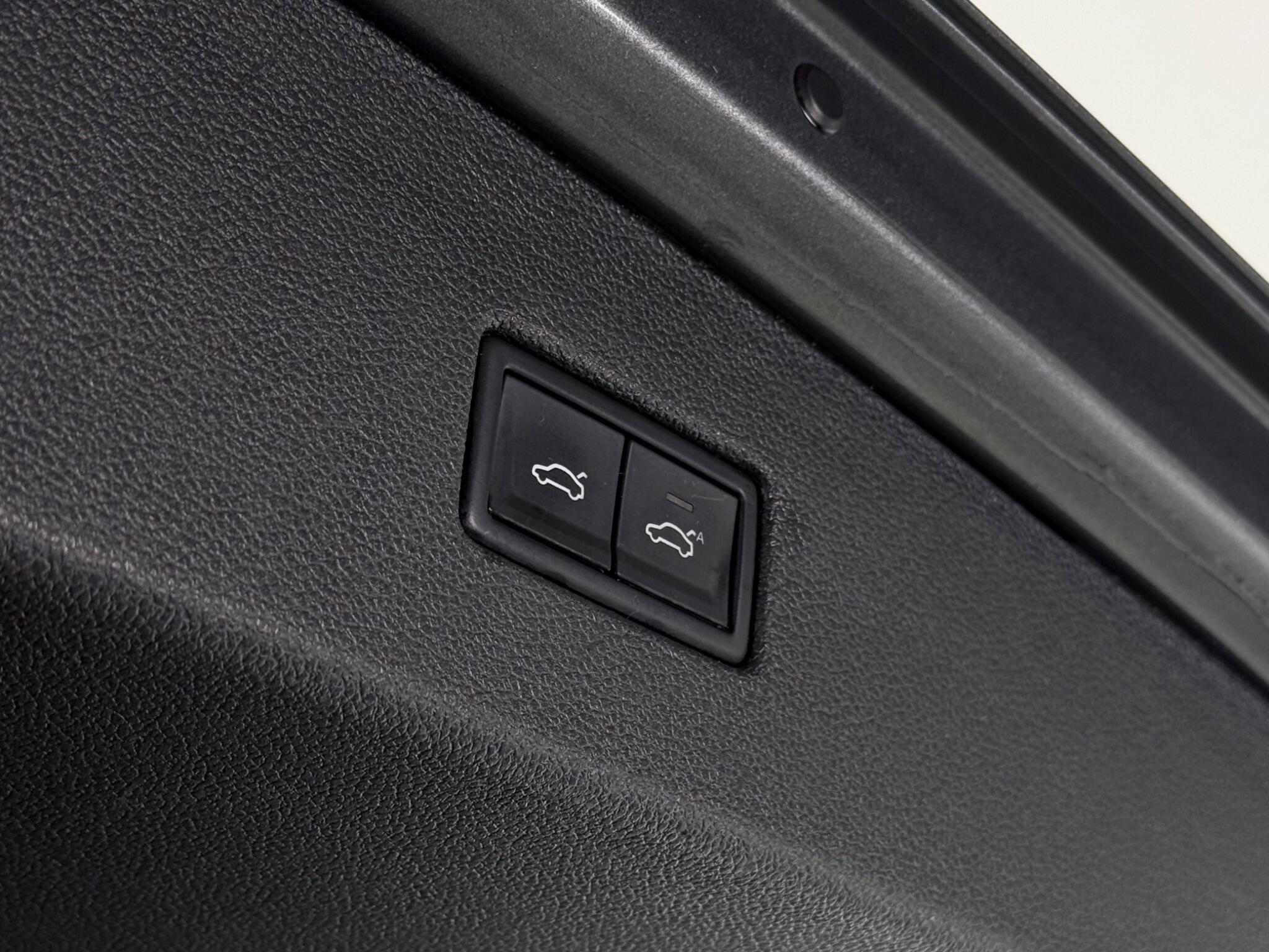 Volkswagen Tiguan view 11