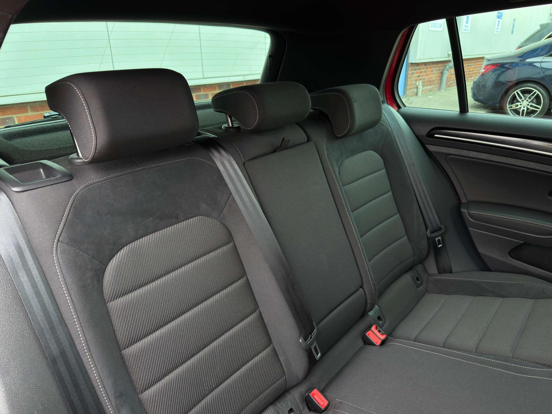 Volkswagen Golf view 17