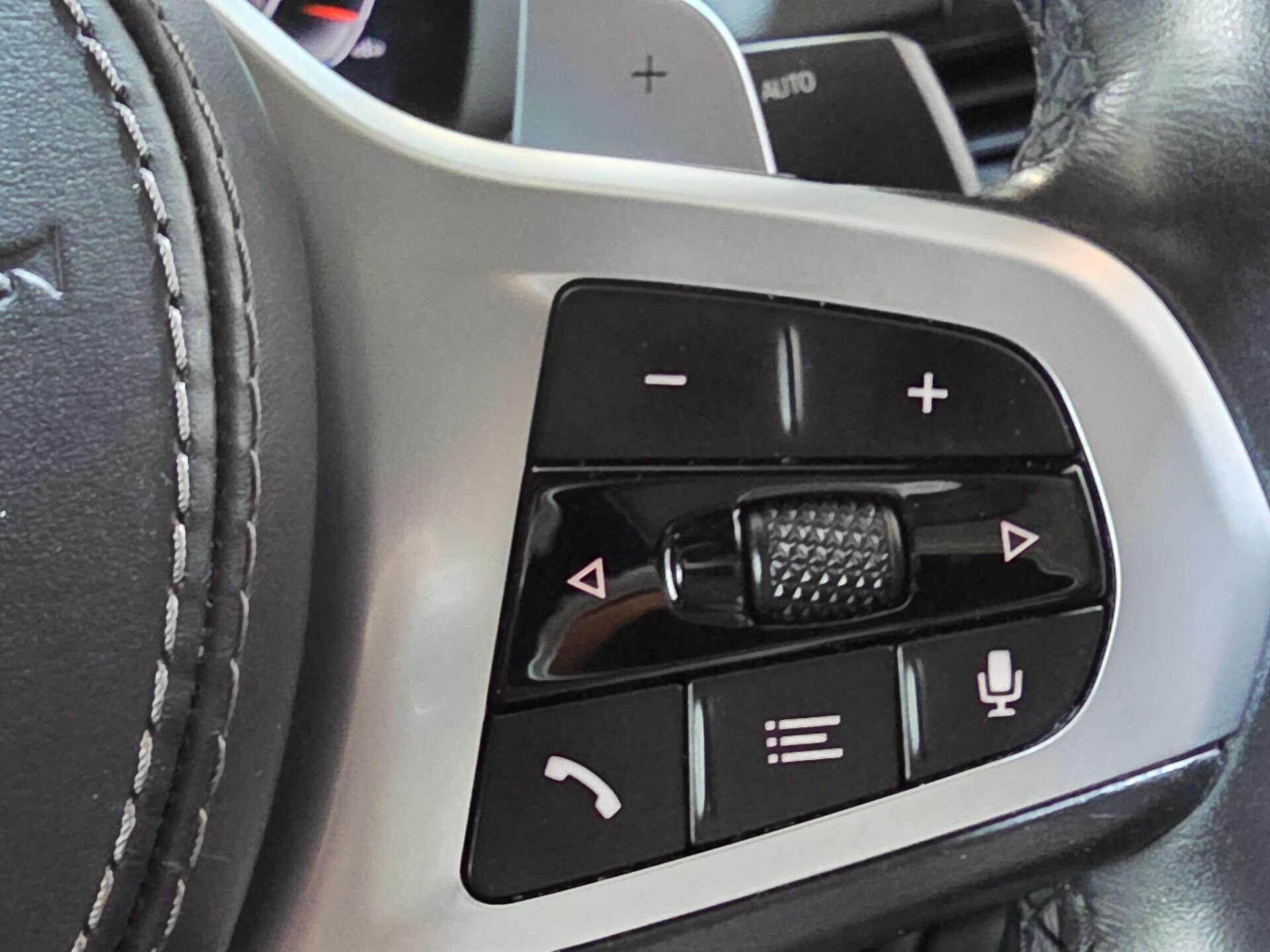 BMW X6 view 42