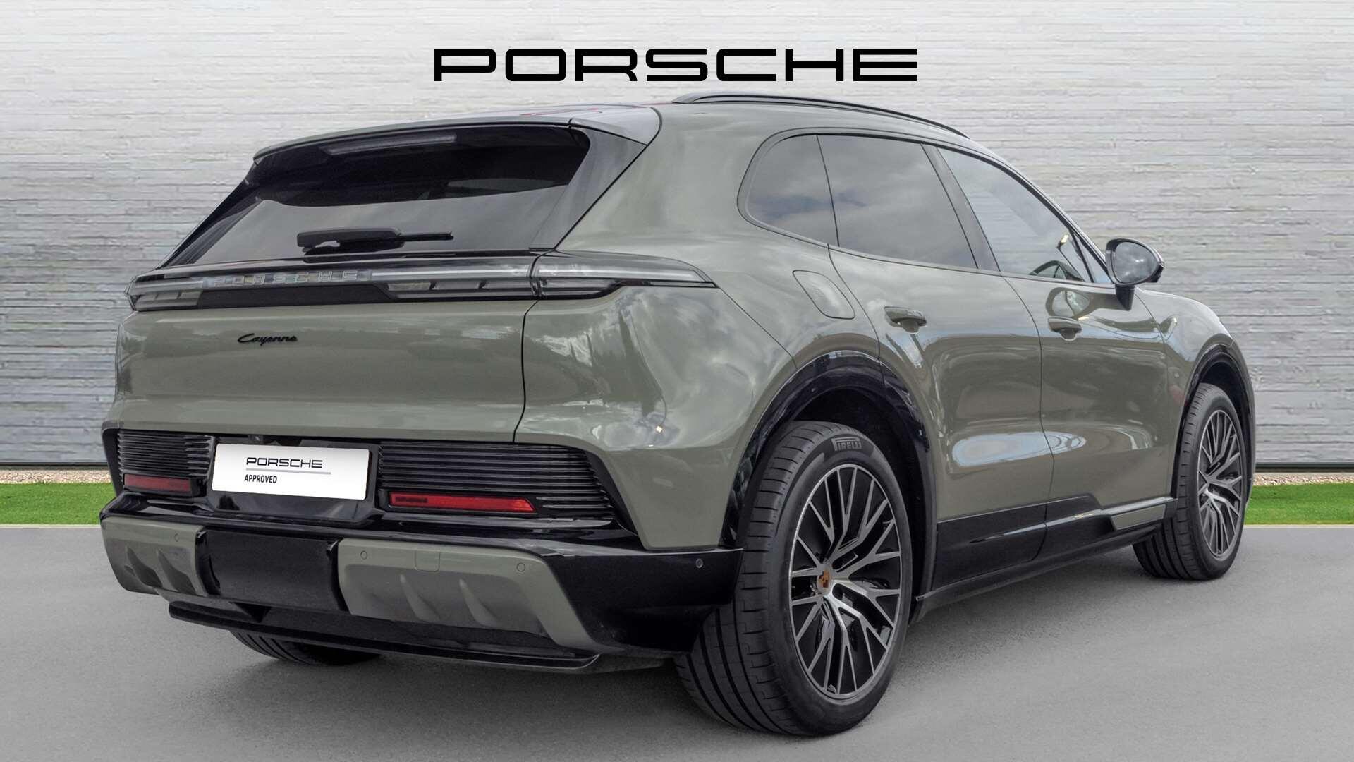 Porsche Cayenne view 3