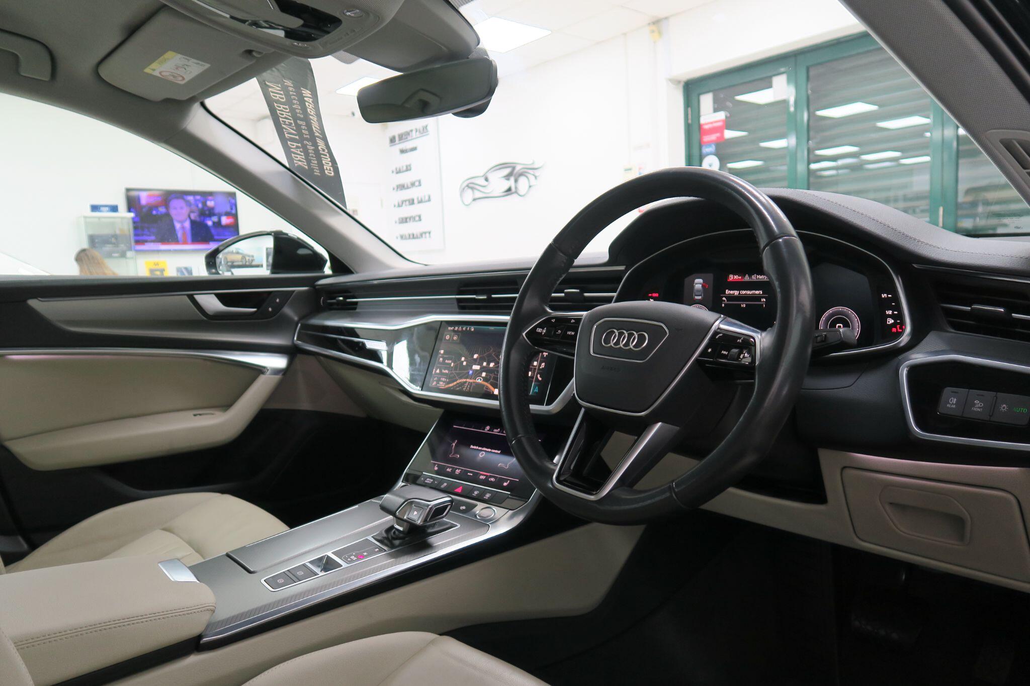 Audi A6 view 11