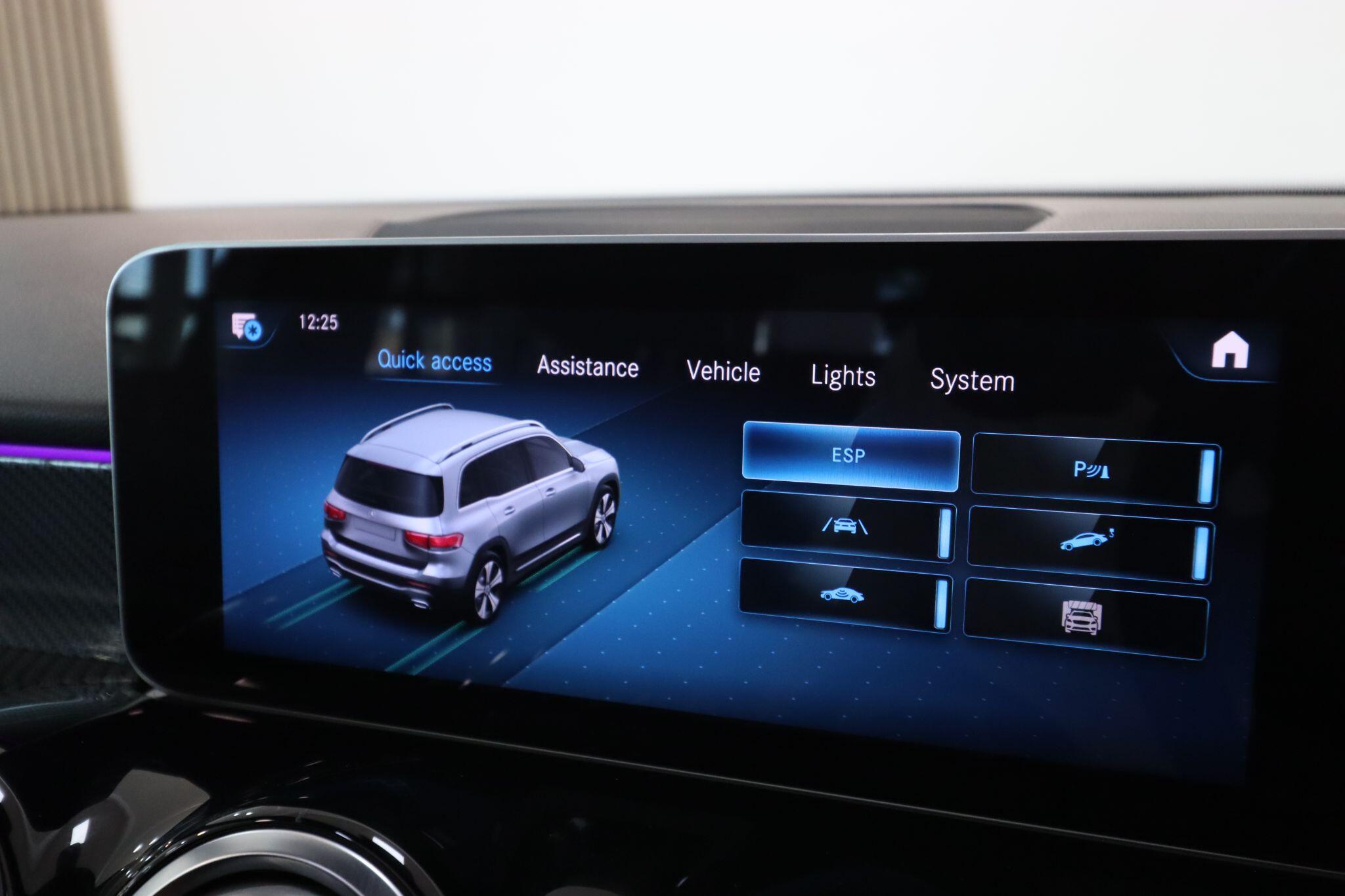 Mercedes-Benz GLB view 34