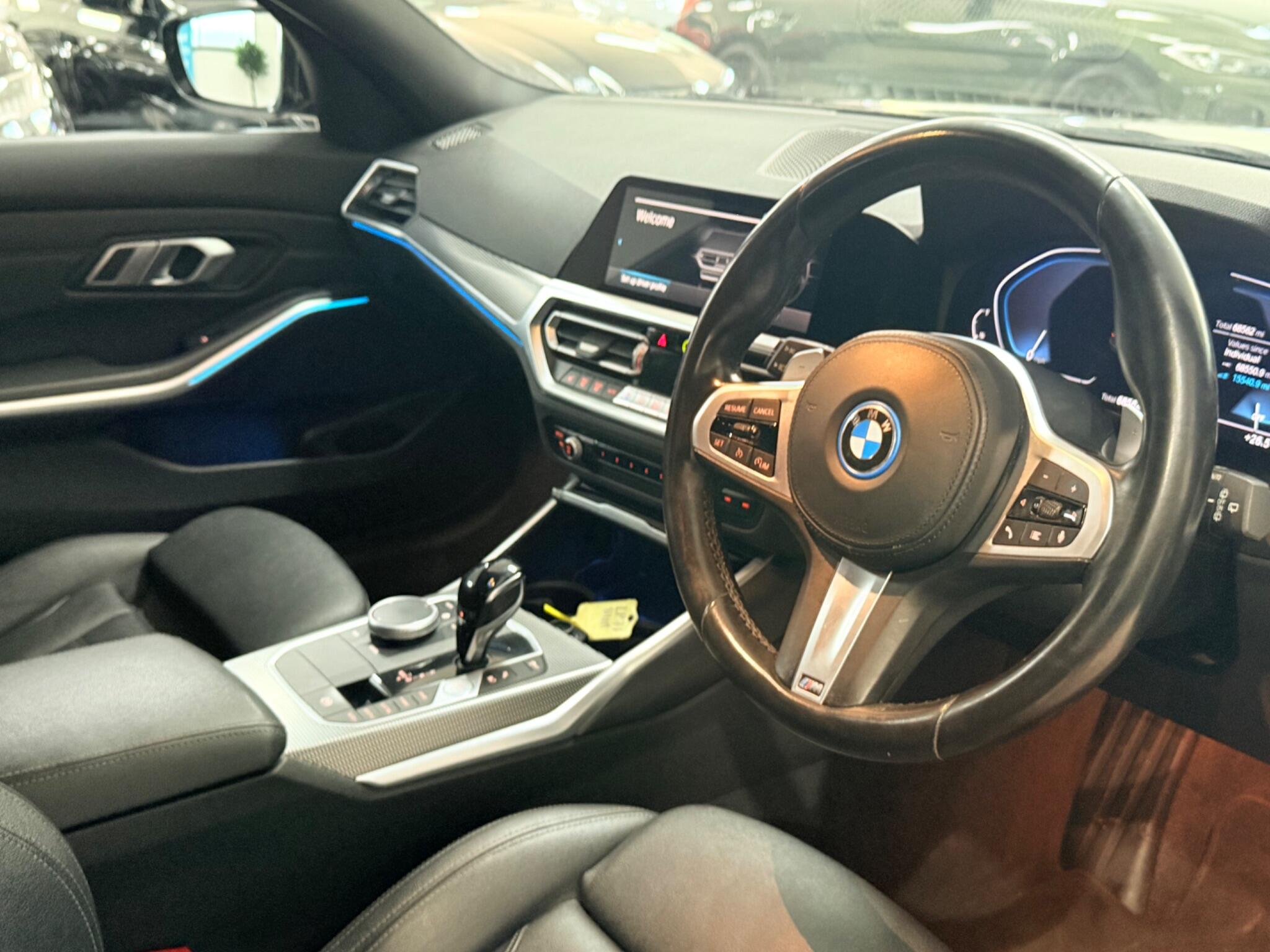 BMW 3 Series view 21