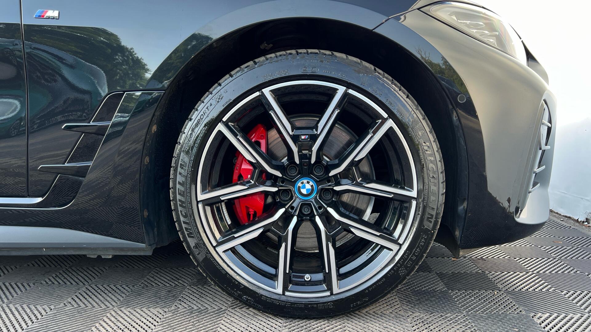 BMW I4 view 14