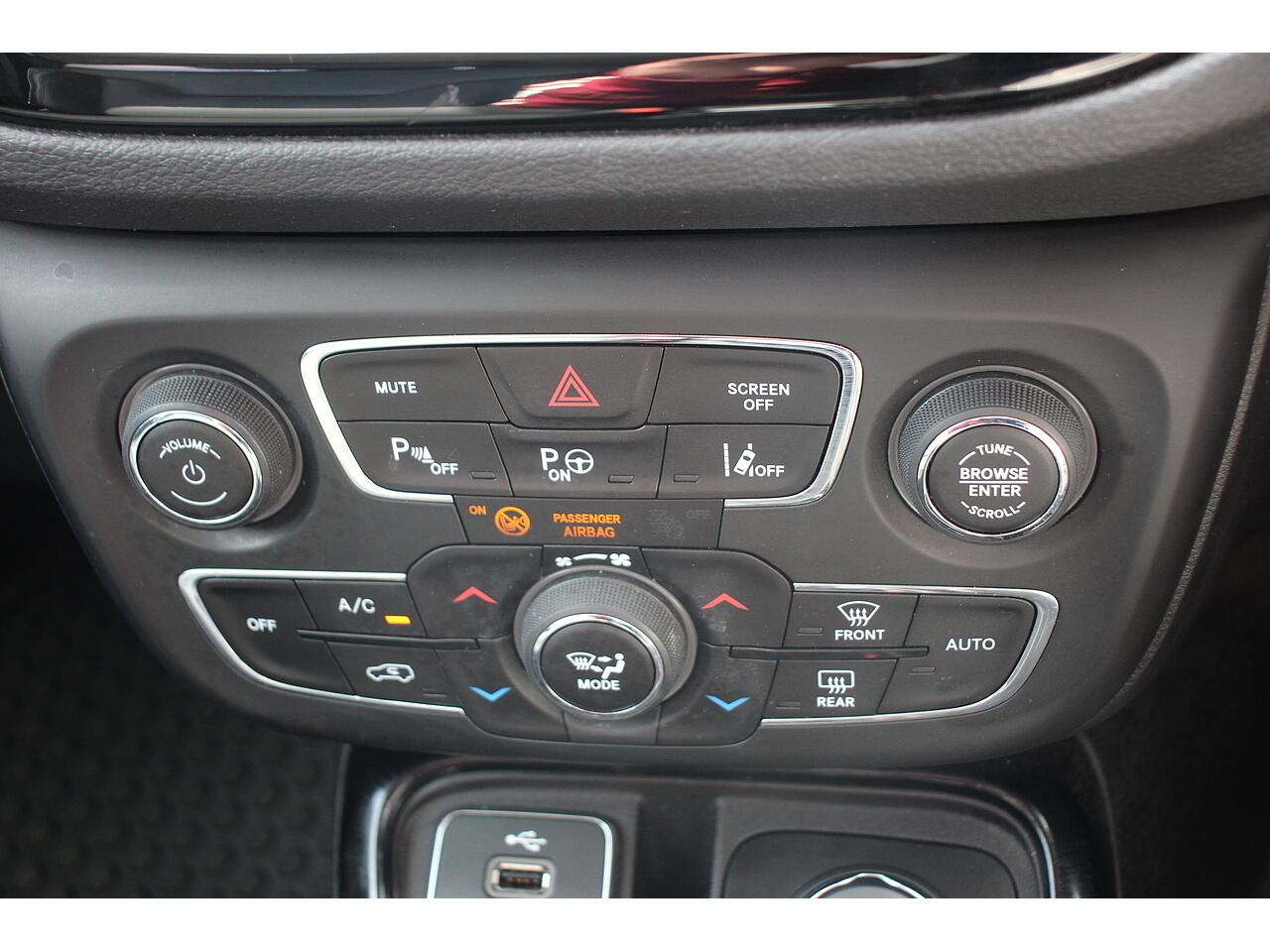Jeep Compass view 26