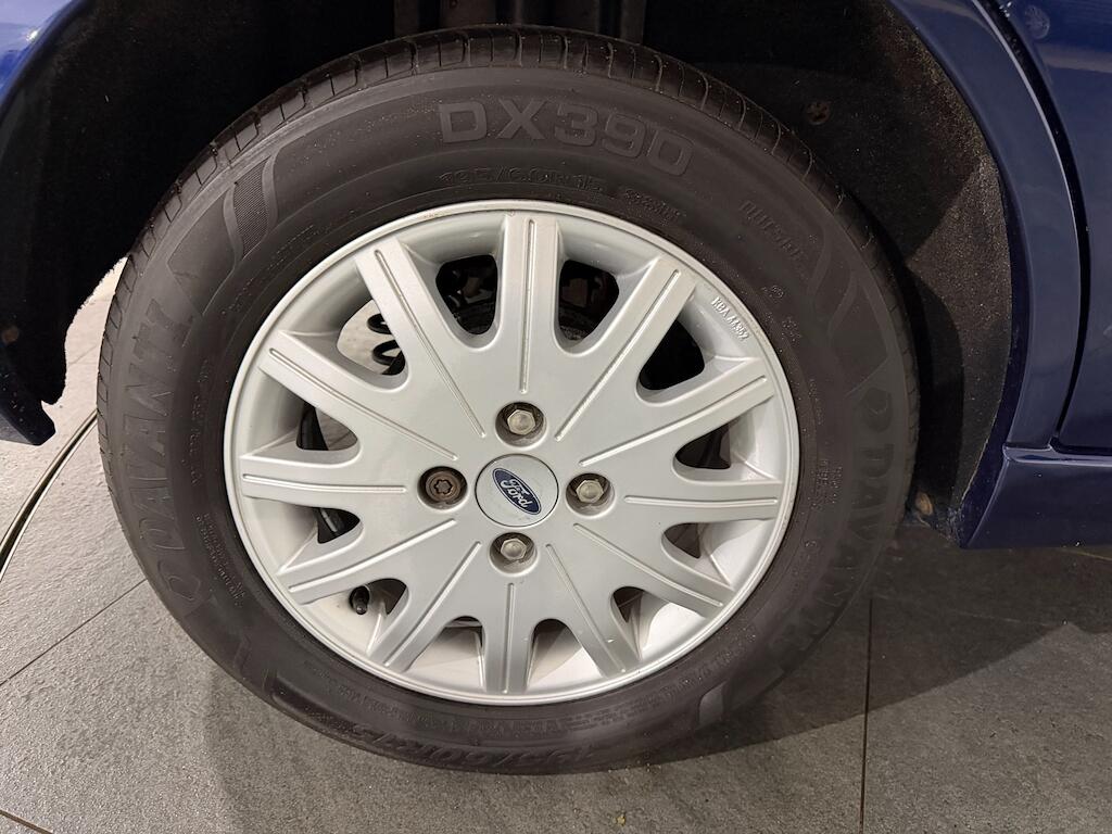 Ford Focus view 47