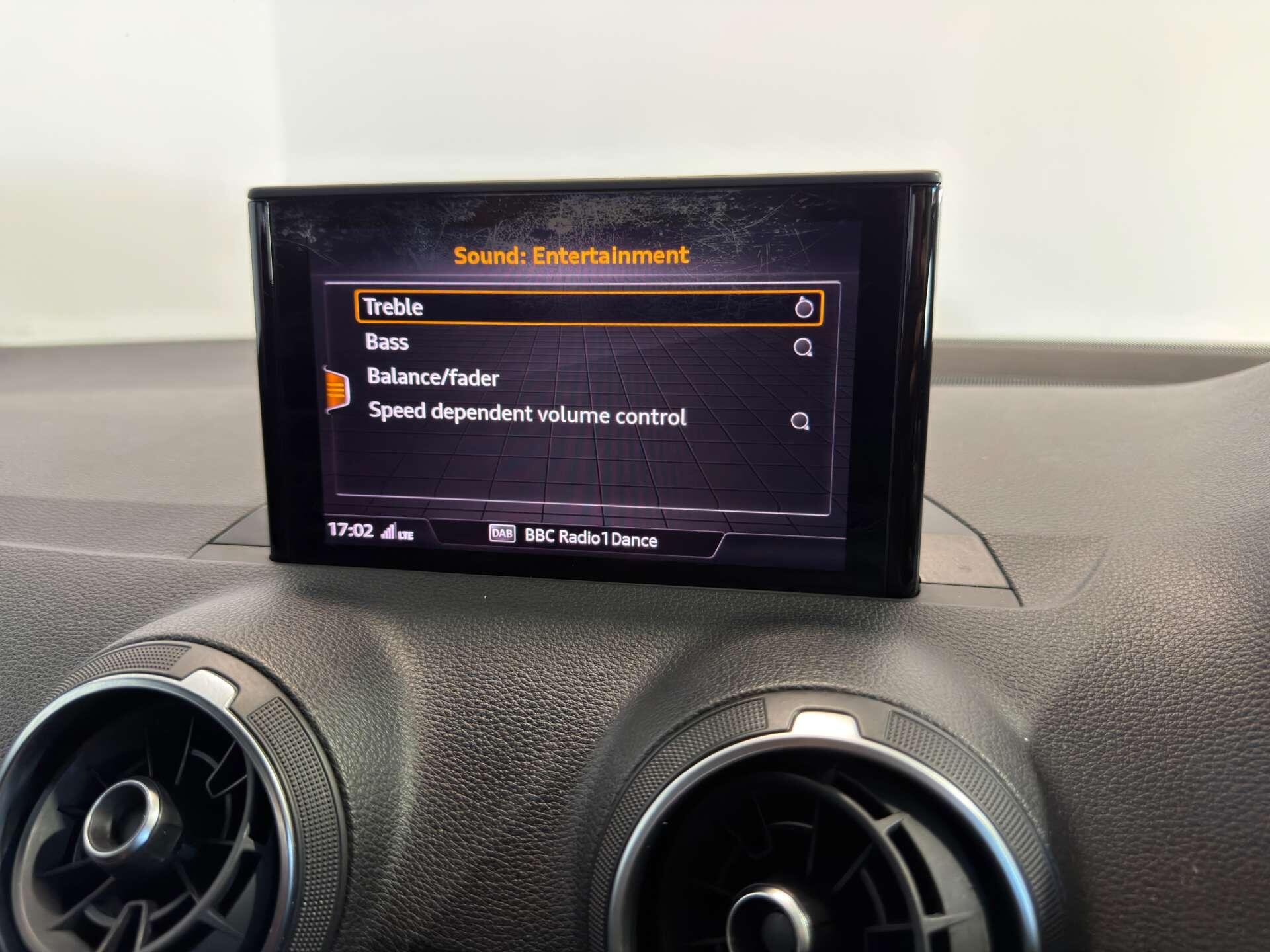 Audi Q2 view 44