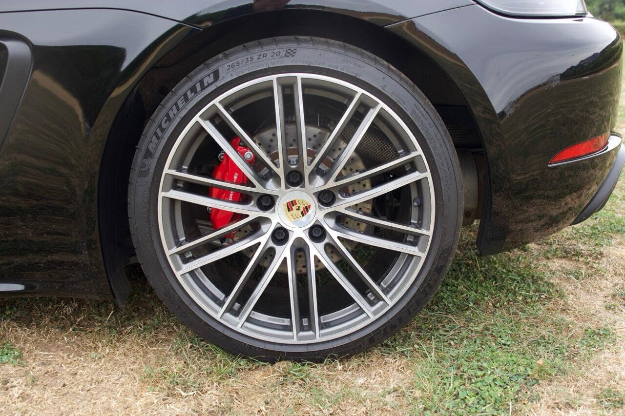 Porsche Cayman view 60