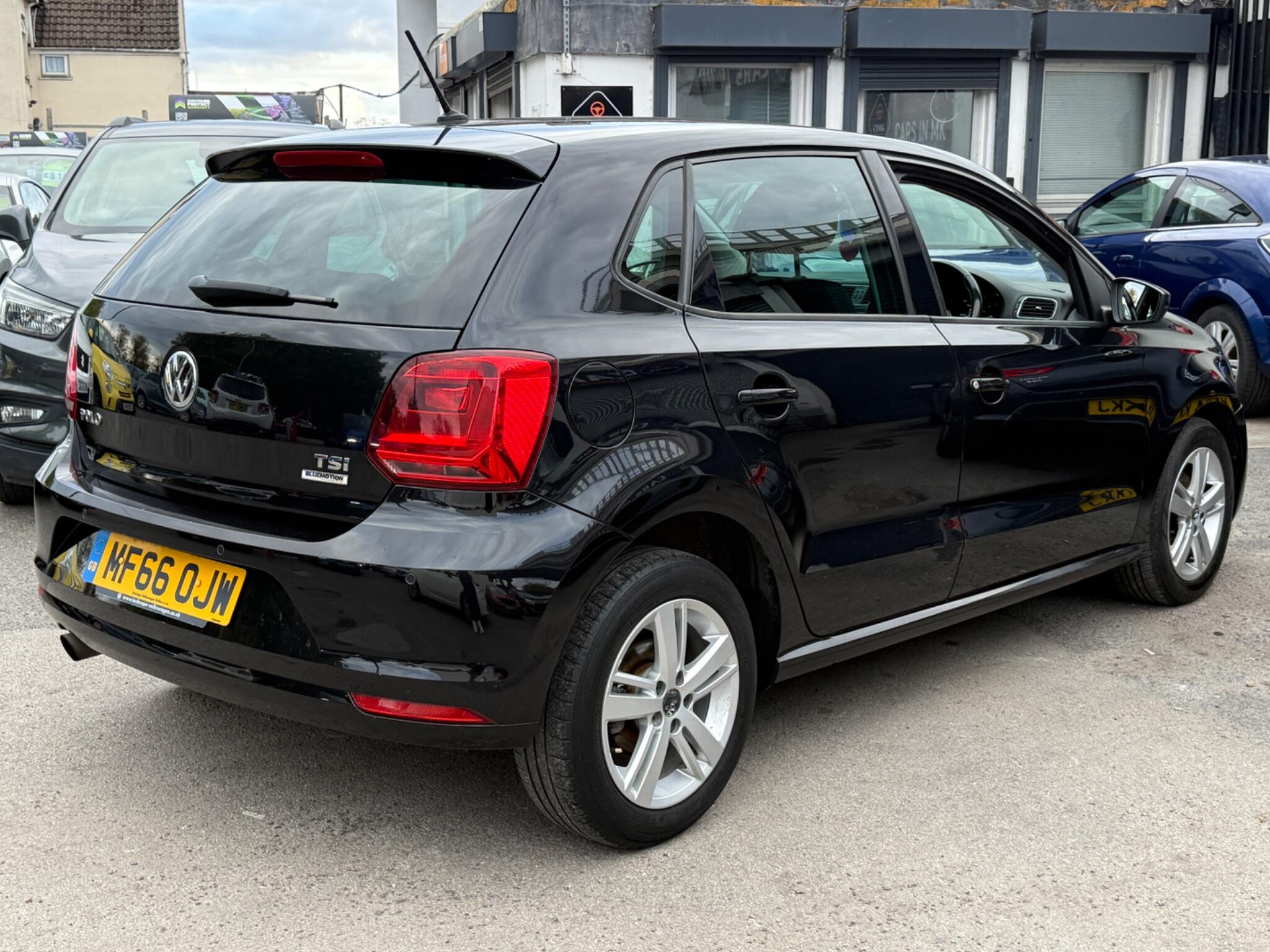 Volkswagen Polo - Image 17