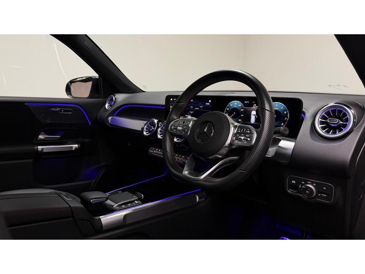 Mercedes-Benz GLB view 16