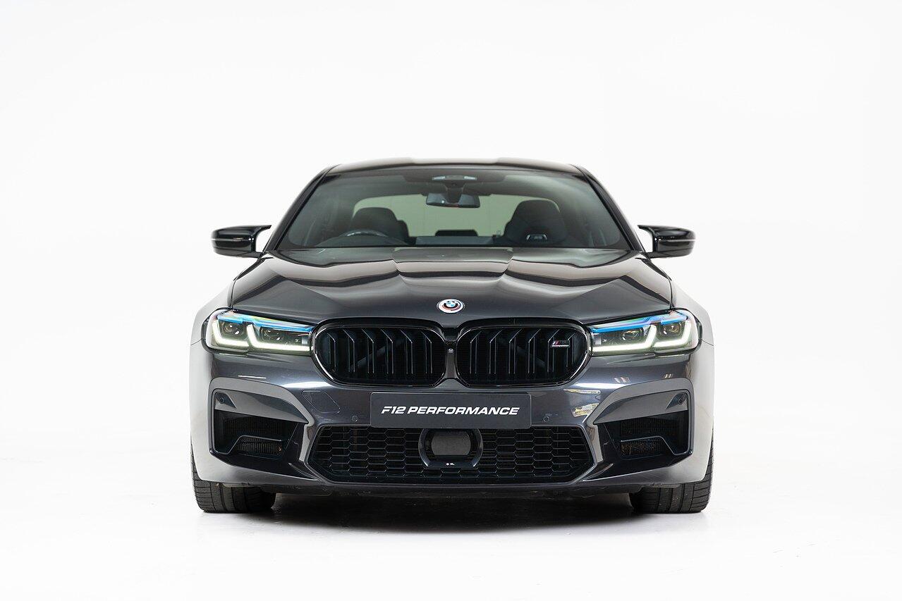 BMW M5 view 9