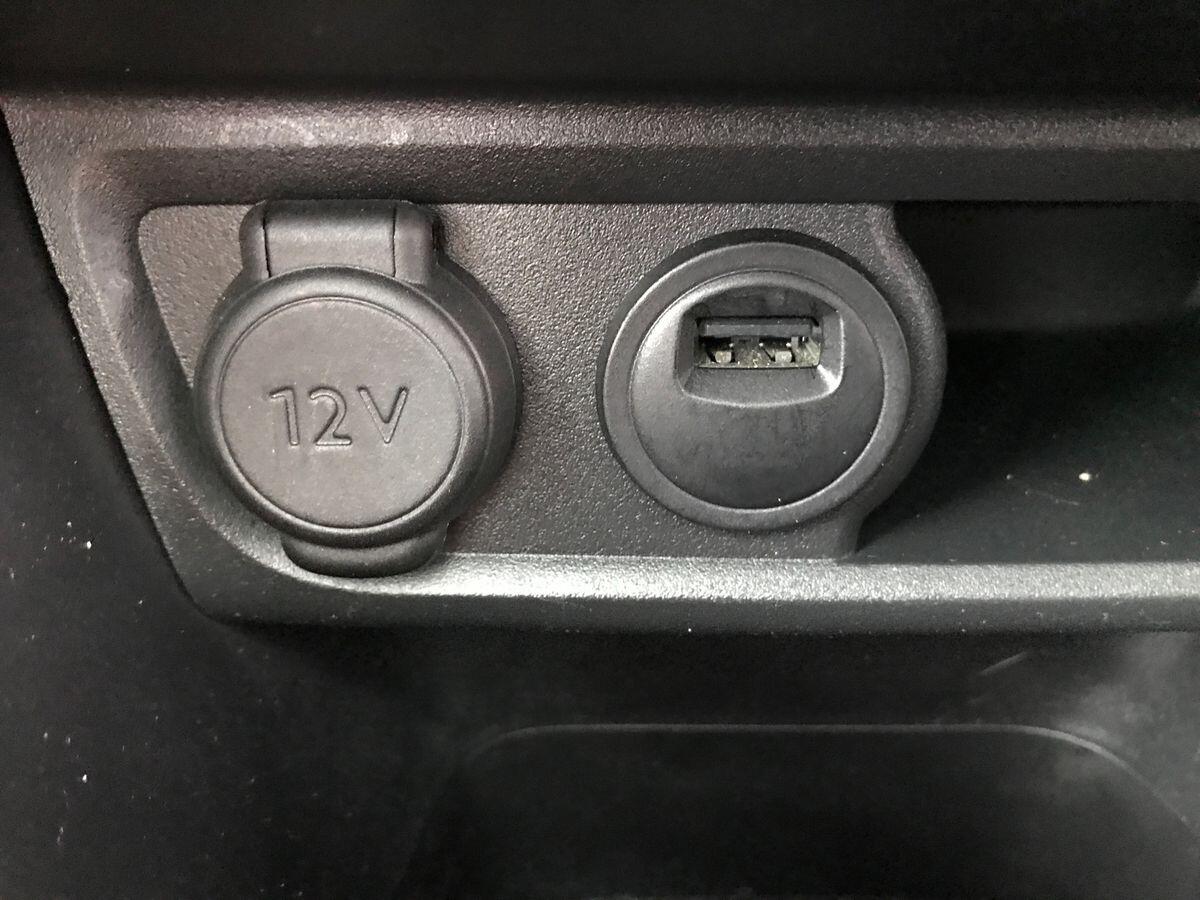 Peugeot 2008 view 16
