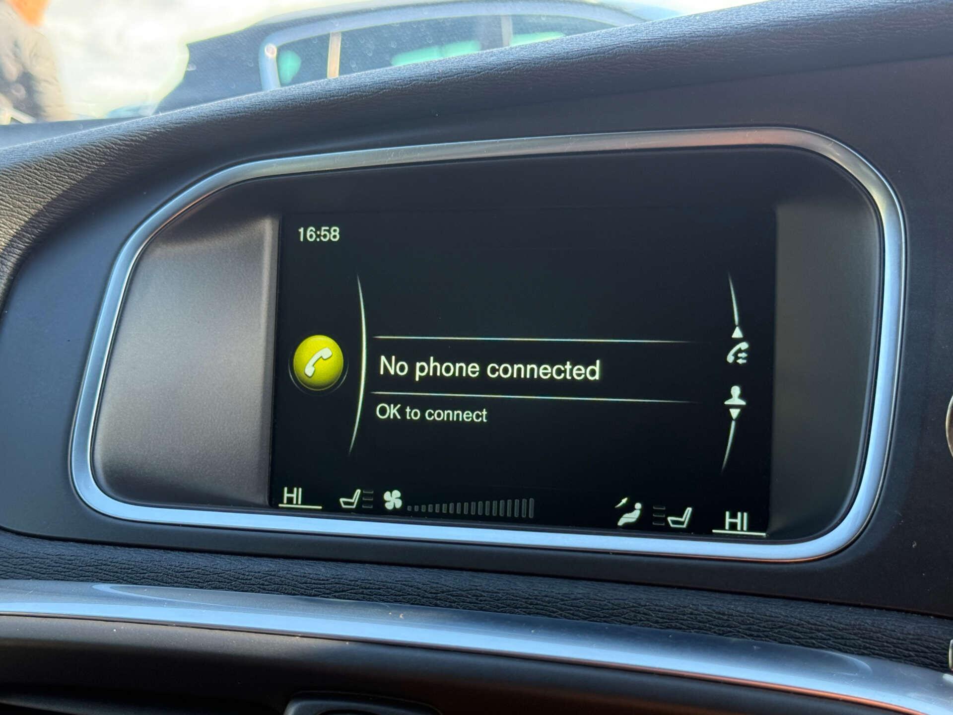 Volvo V40 view 45