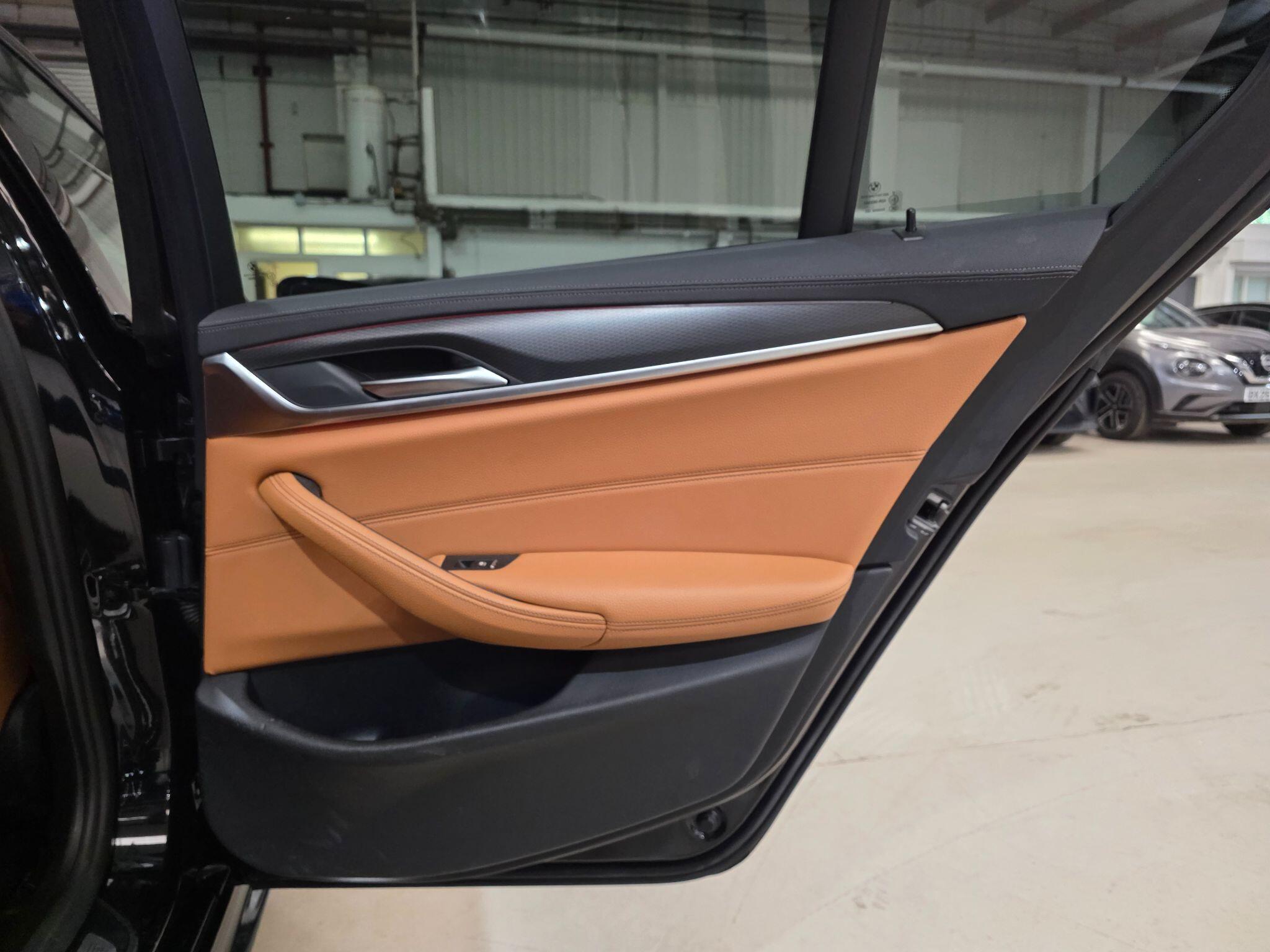 BMW 5 Series view 28
