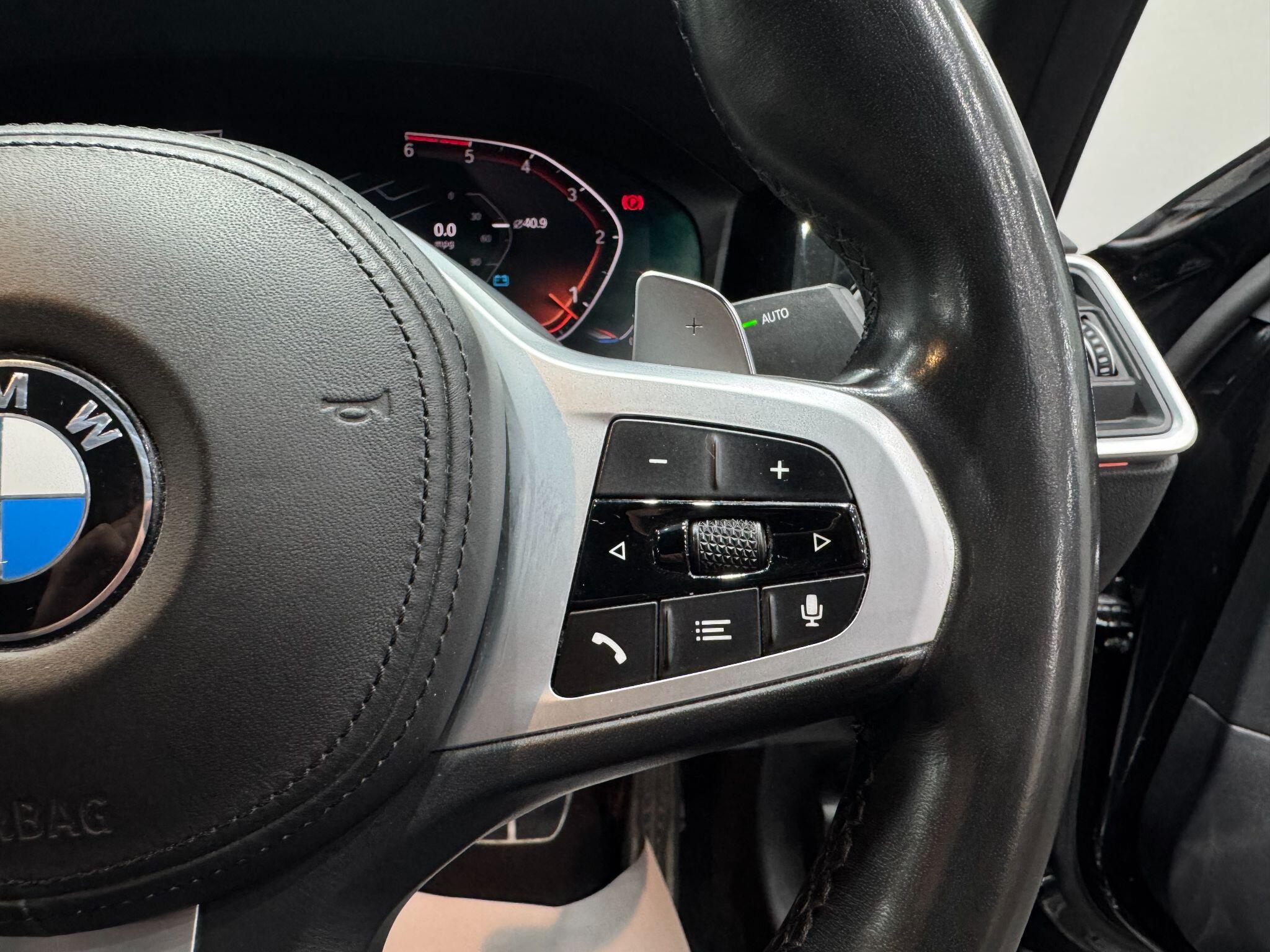 BMW 3 Series view 16
