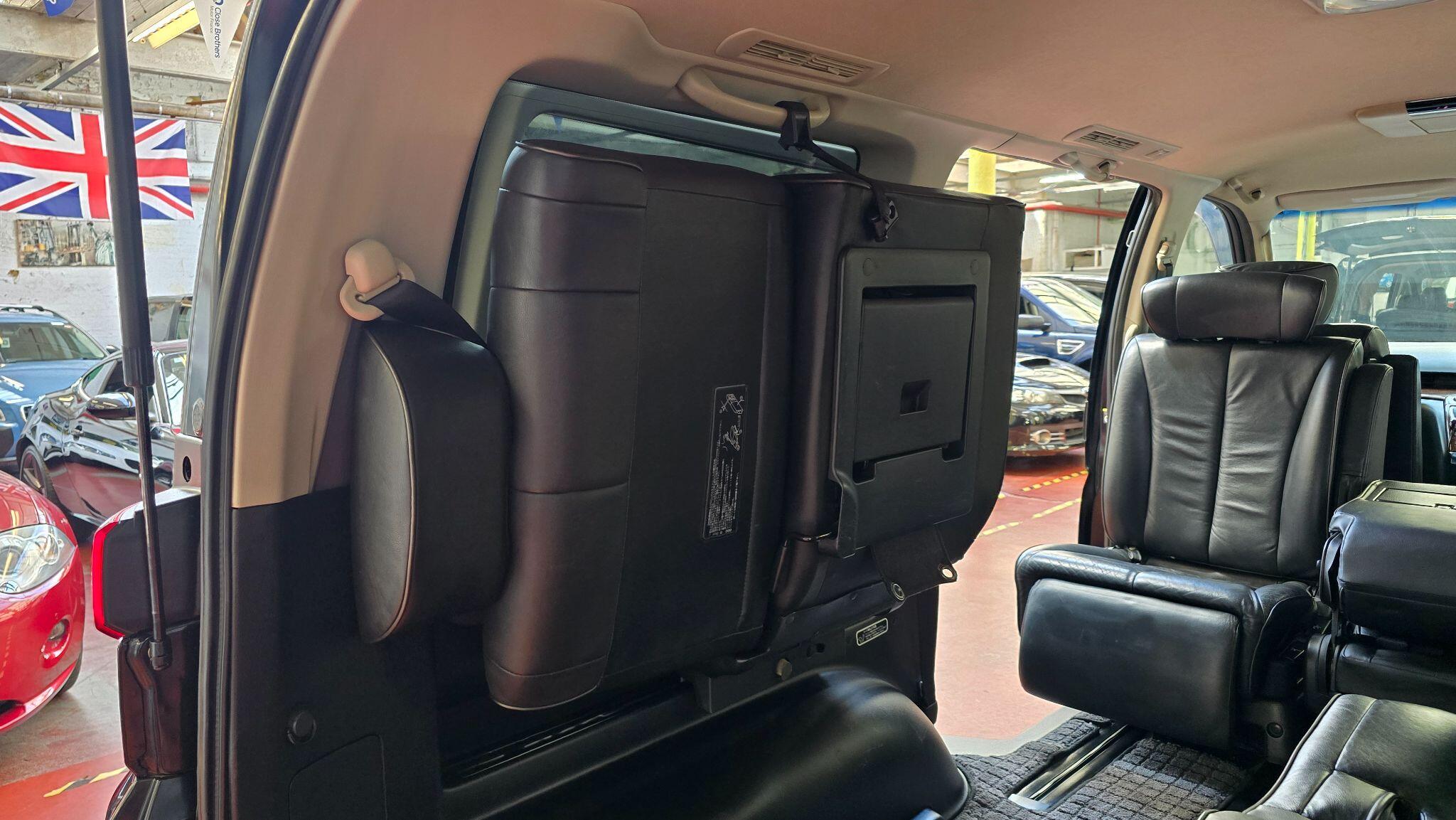 Nissan Elgrand view 16