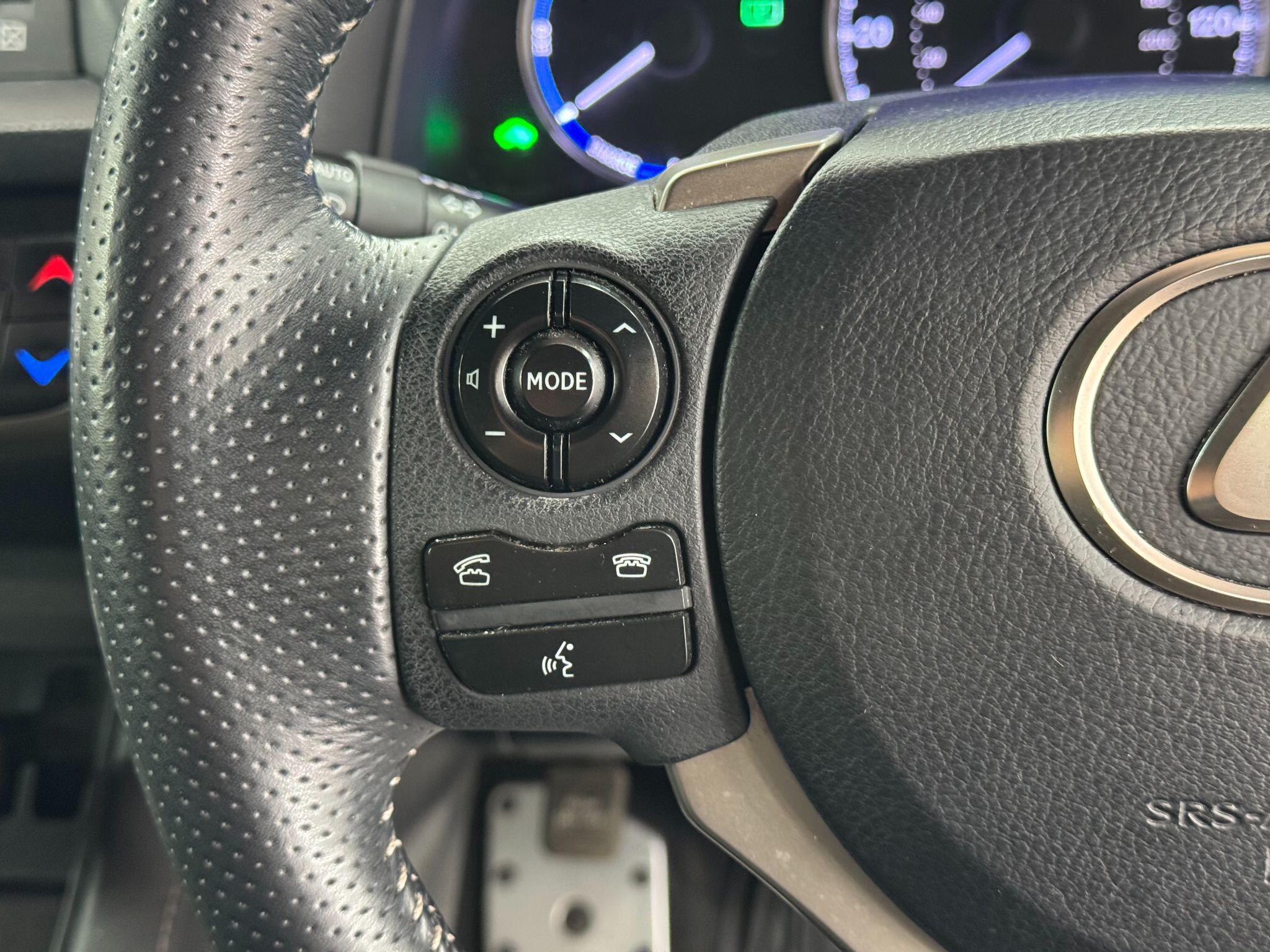 Lexus CT view 23