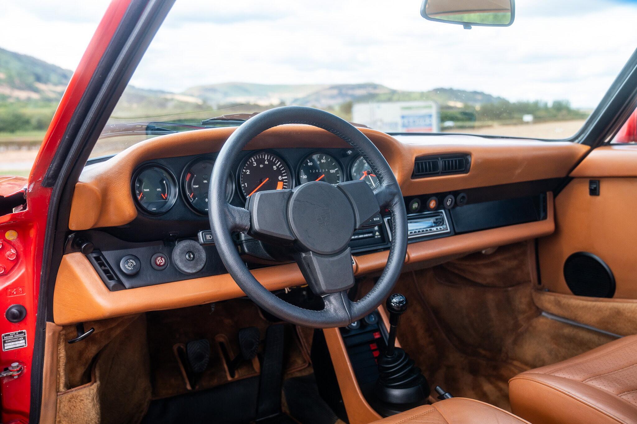 Porsche 911 view 67