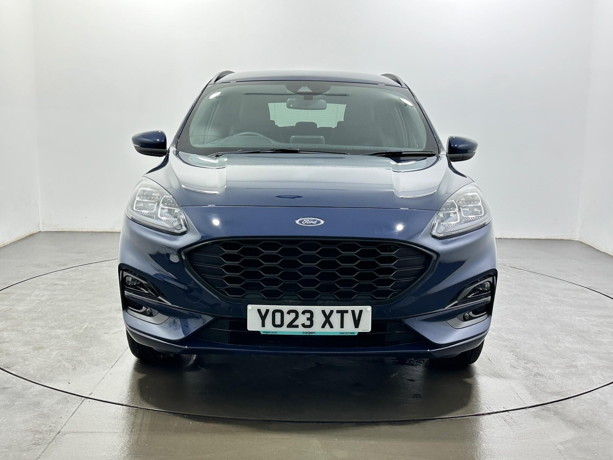 Ford Kuga view 3
